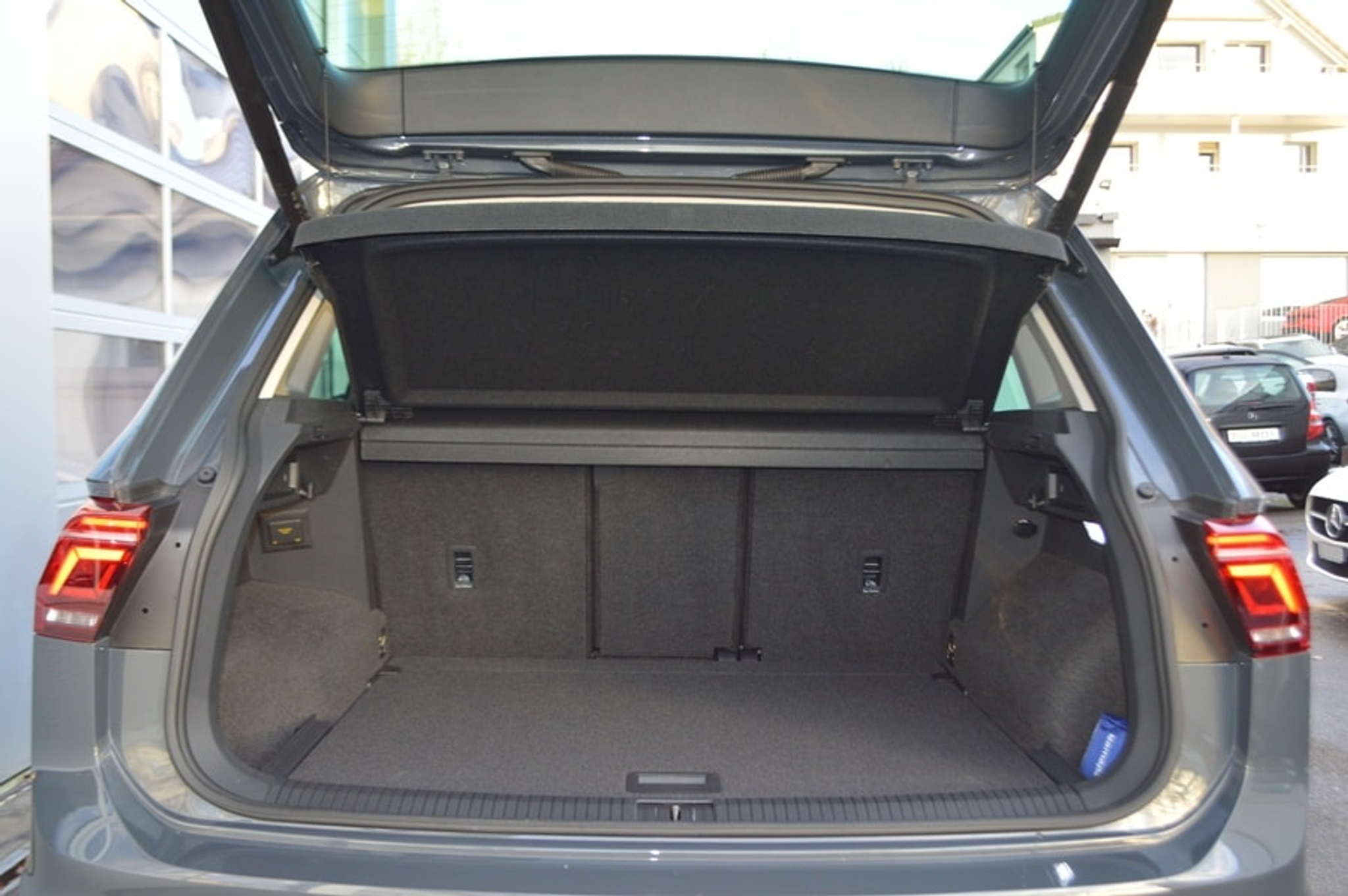 listing desktop thumbnail image 14