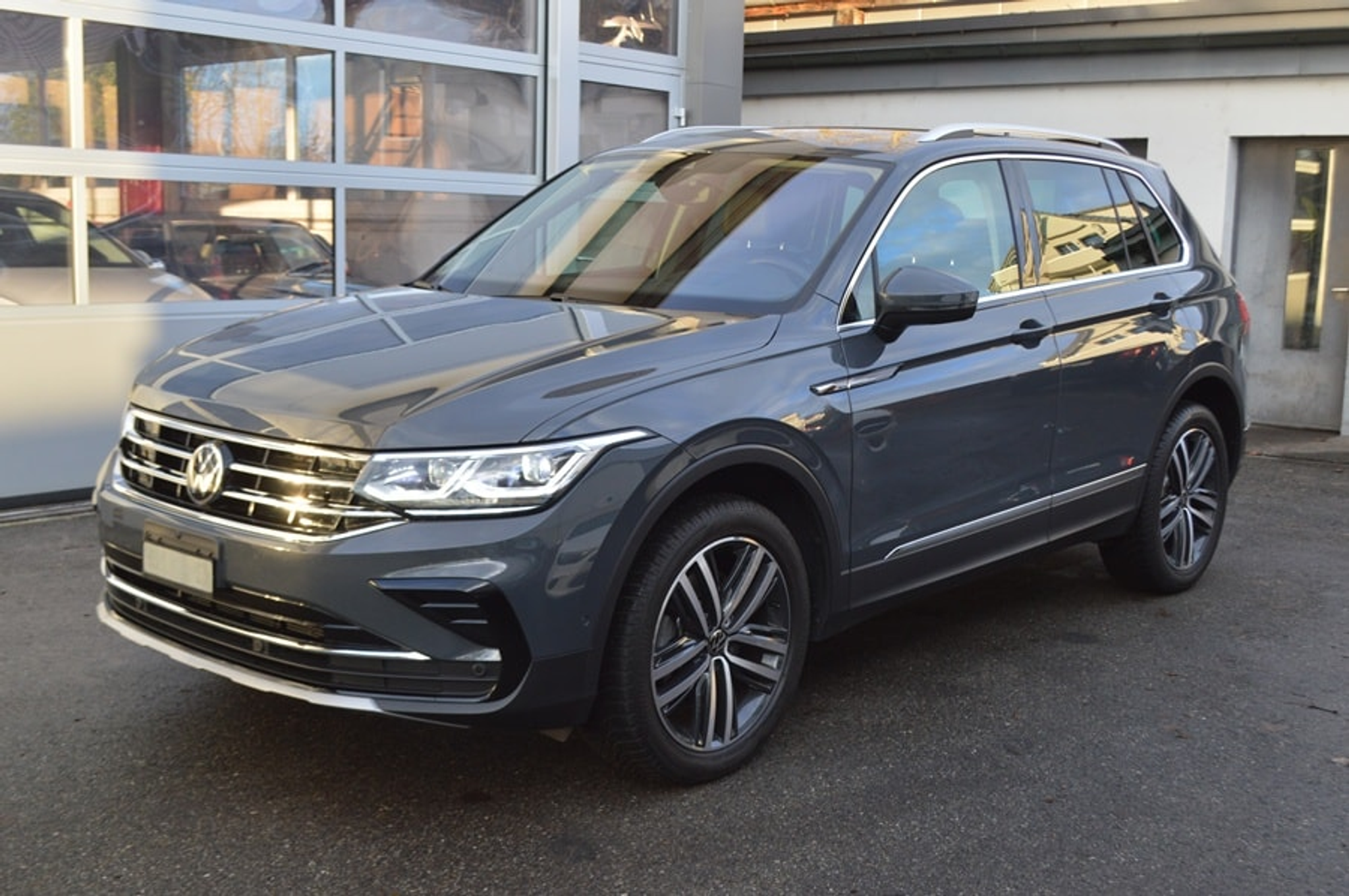 listing desktop thumbnail image 12