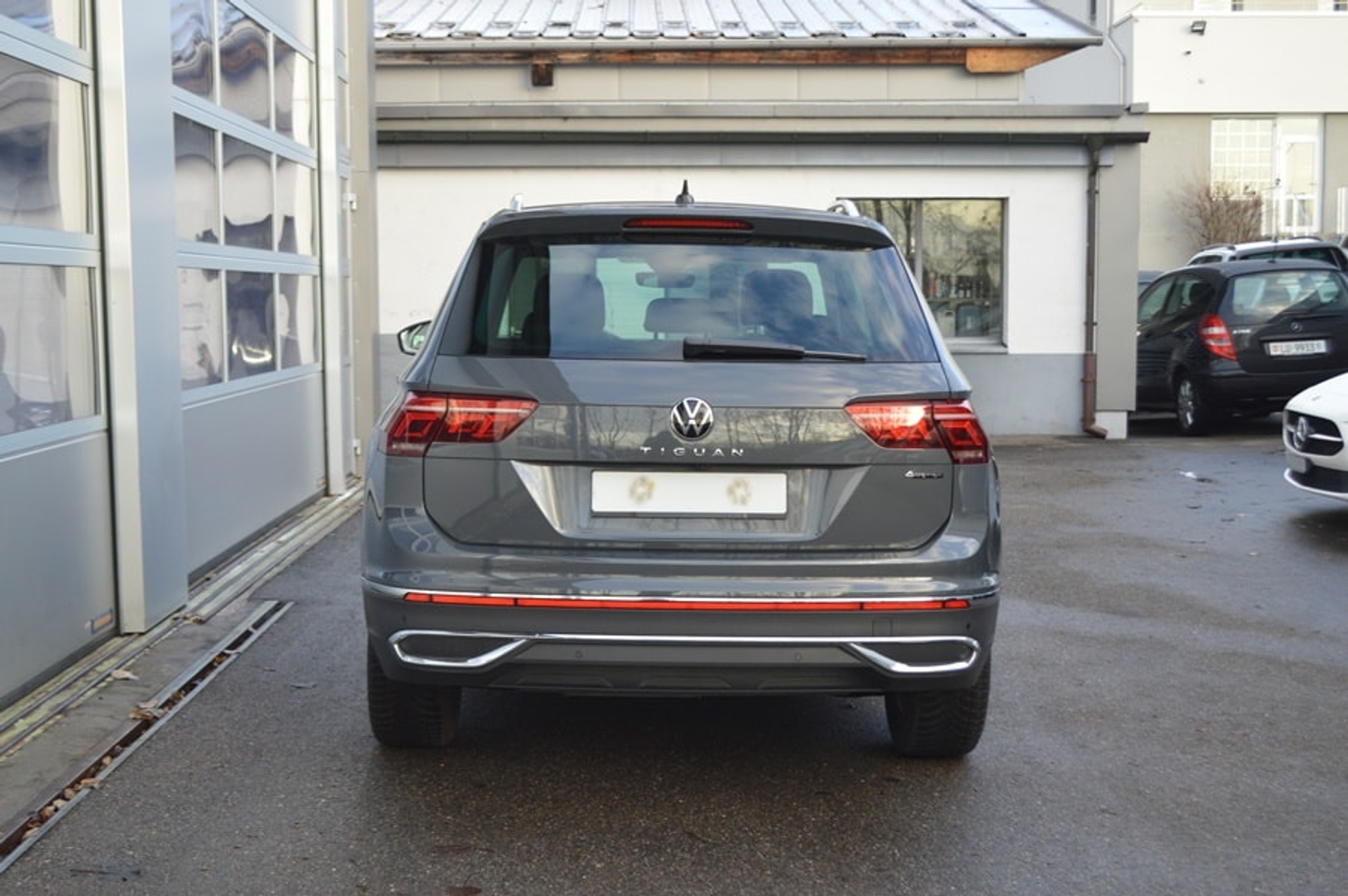 listing desktop thumbnail image 15