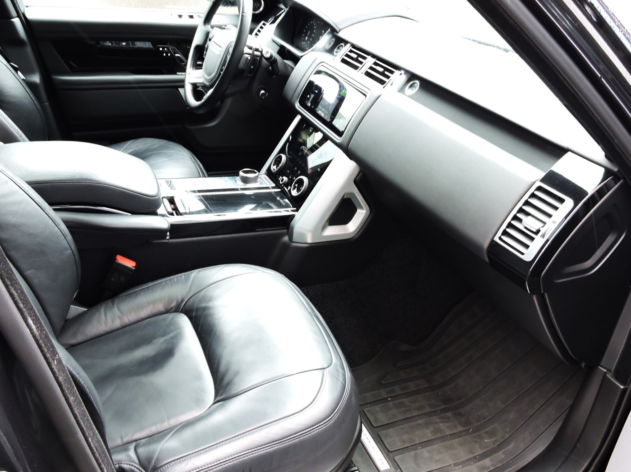 listing desktop thumbnail image 3