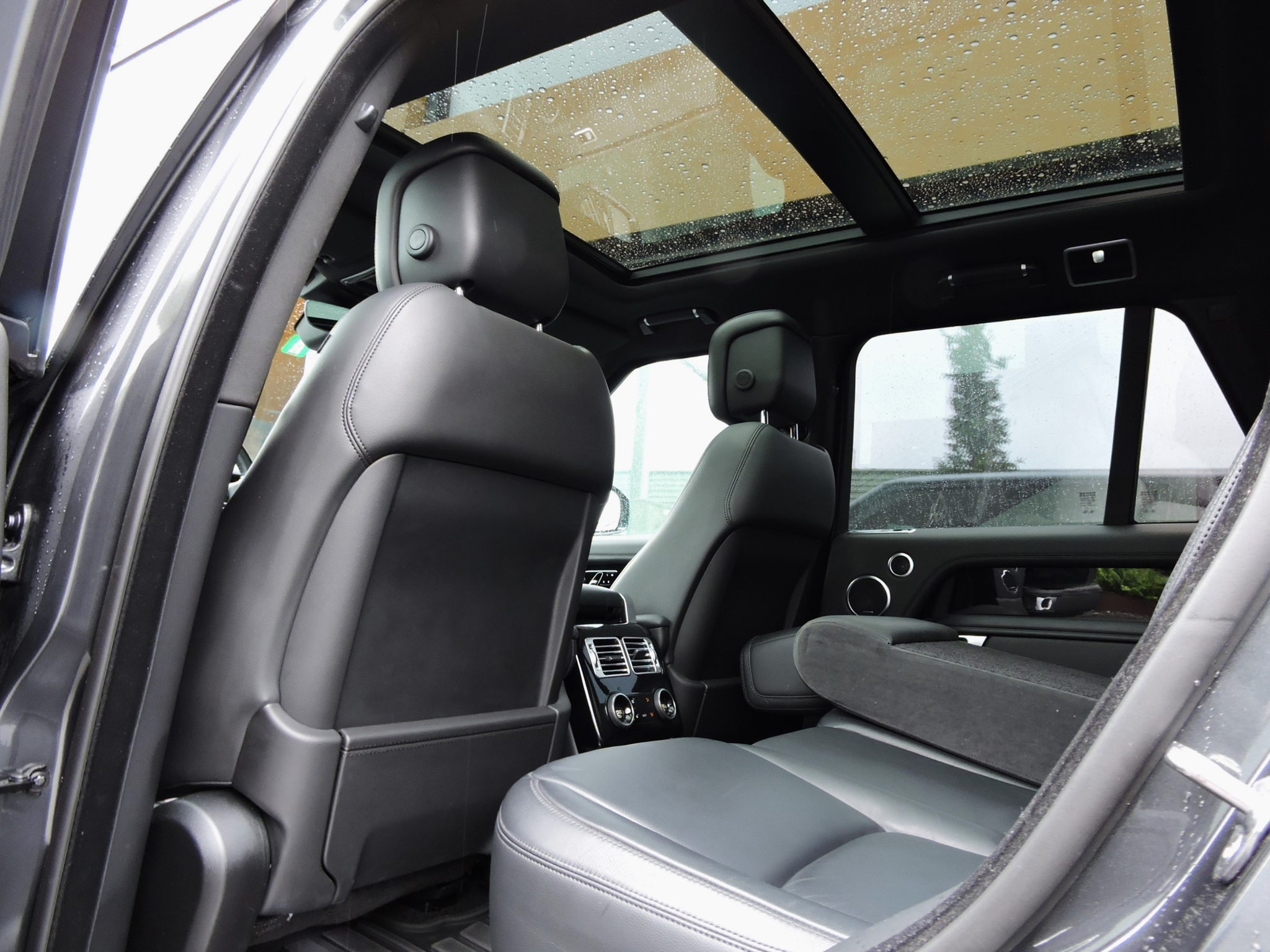 listing desktop thumbnail image 4