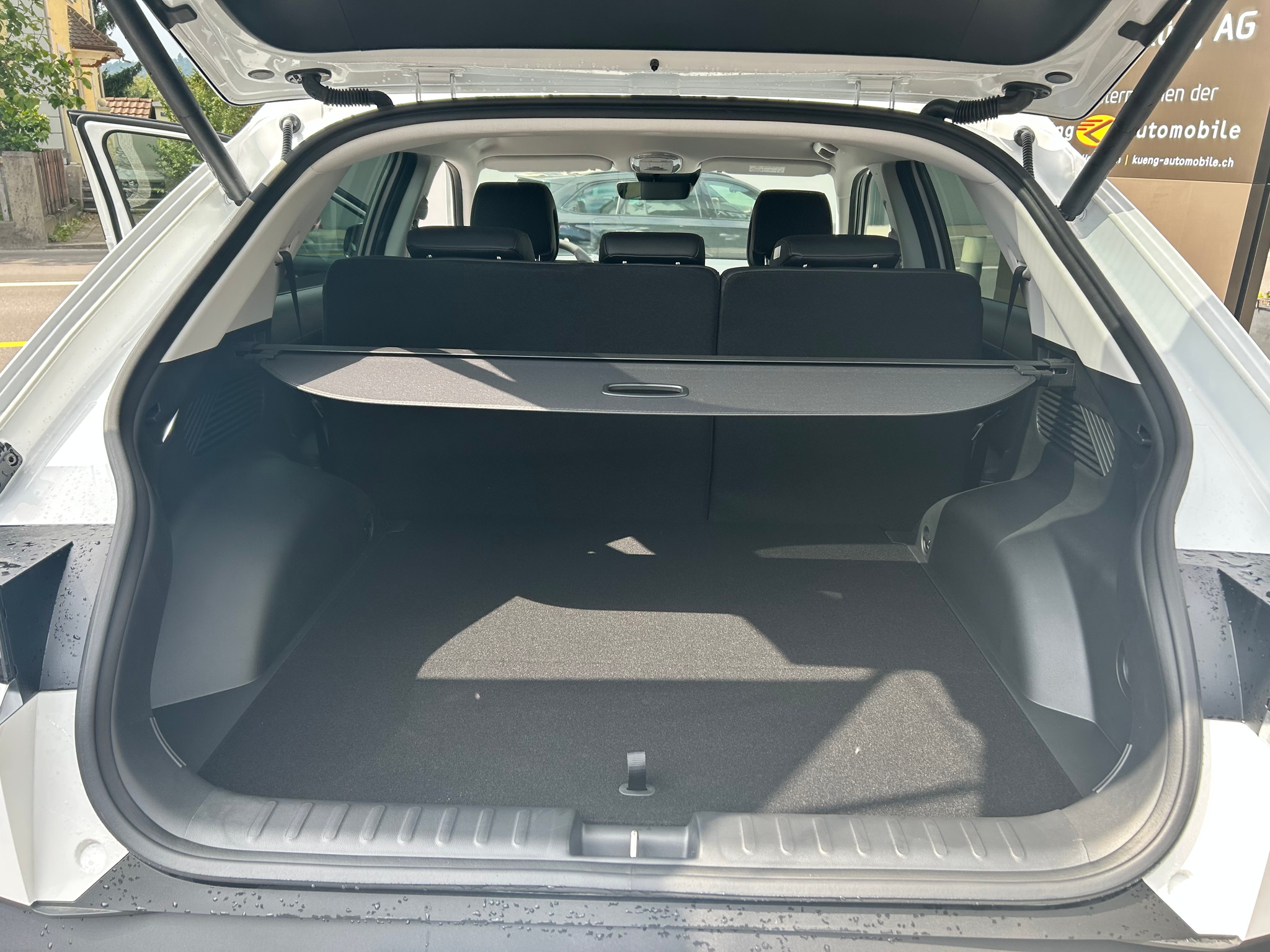 listing desktop thumbnail image 11