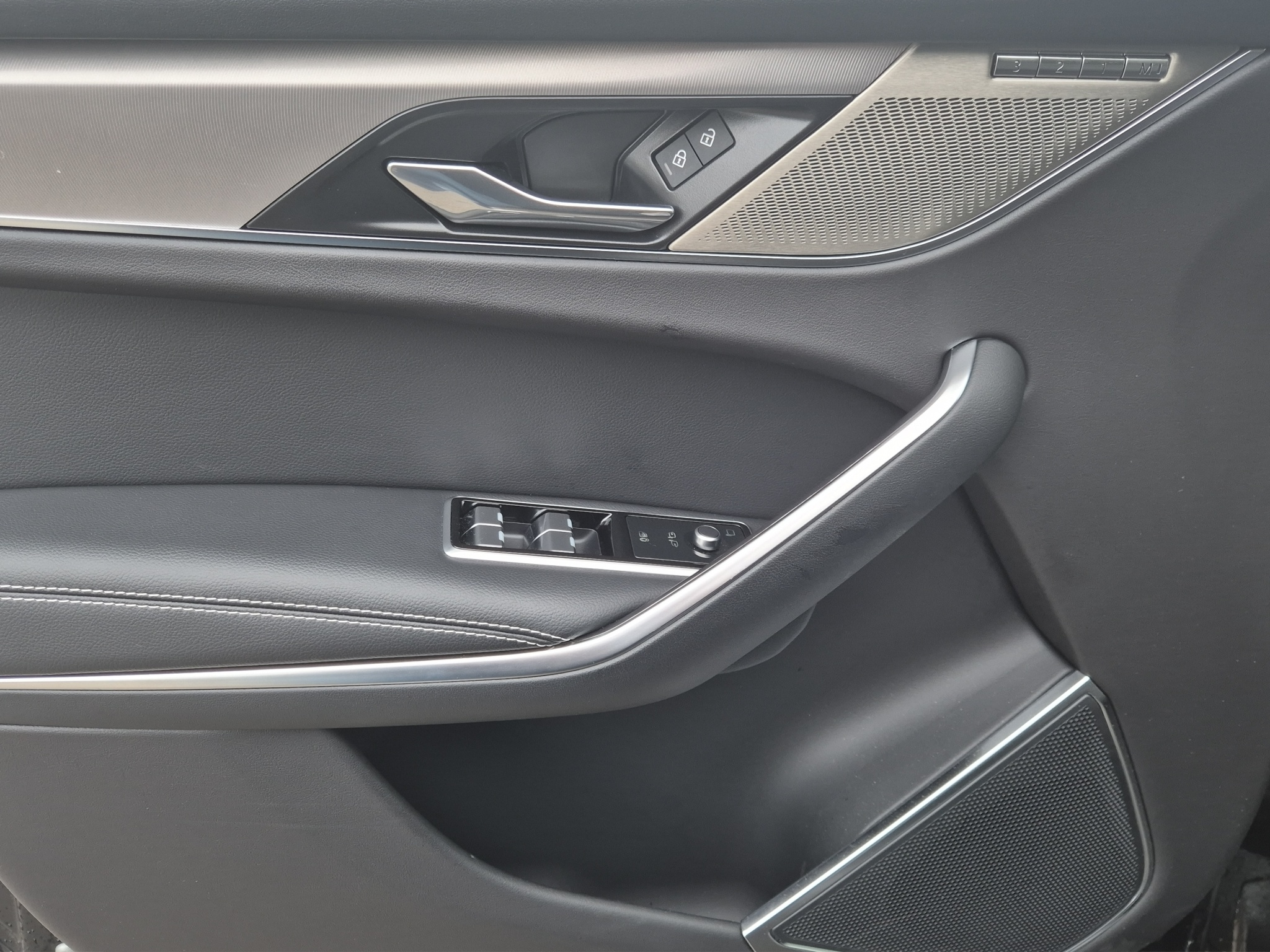 listing desktop thumbnail image 14