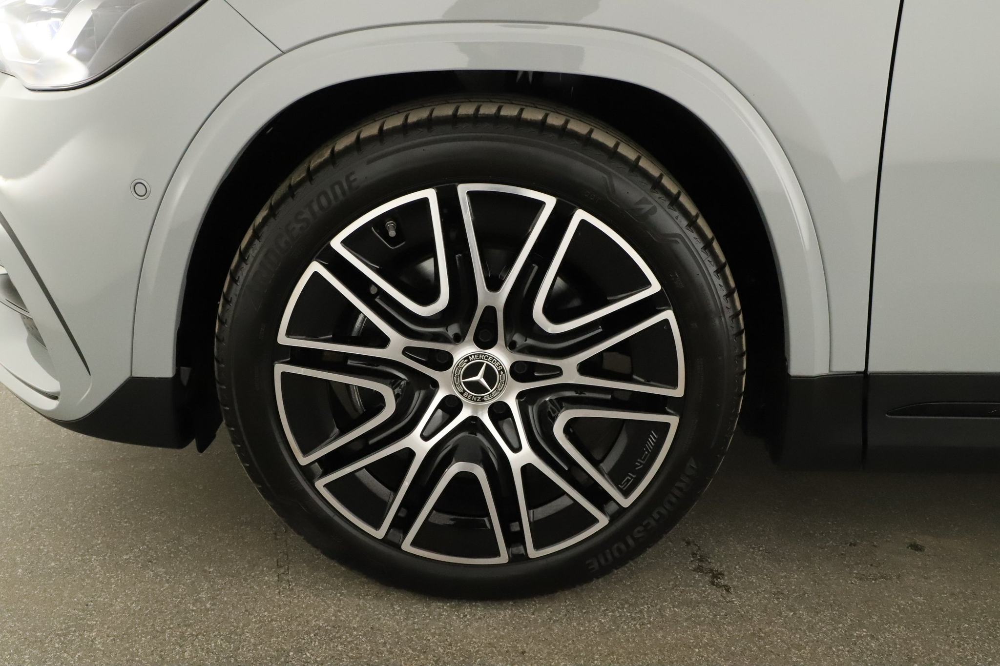 listing desktop thumbnail image 8