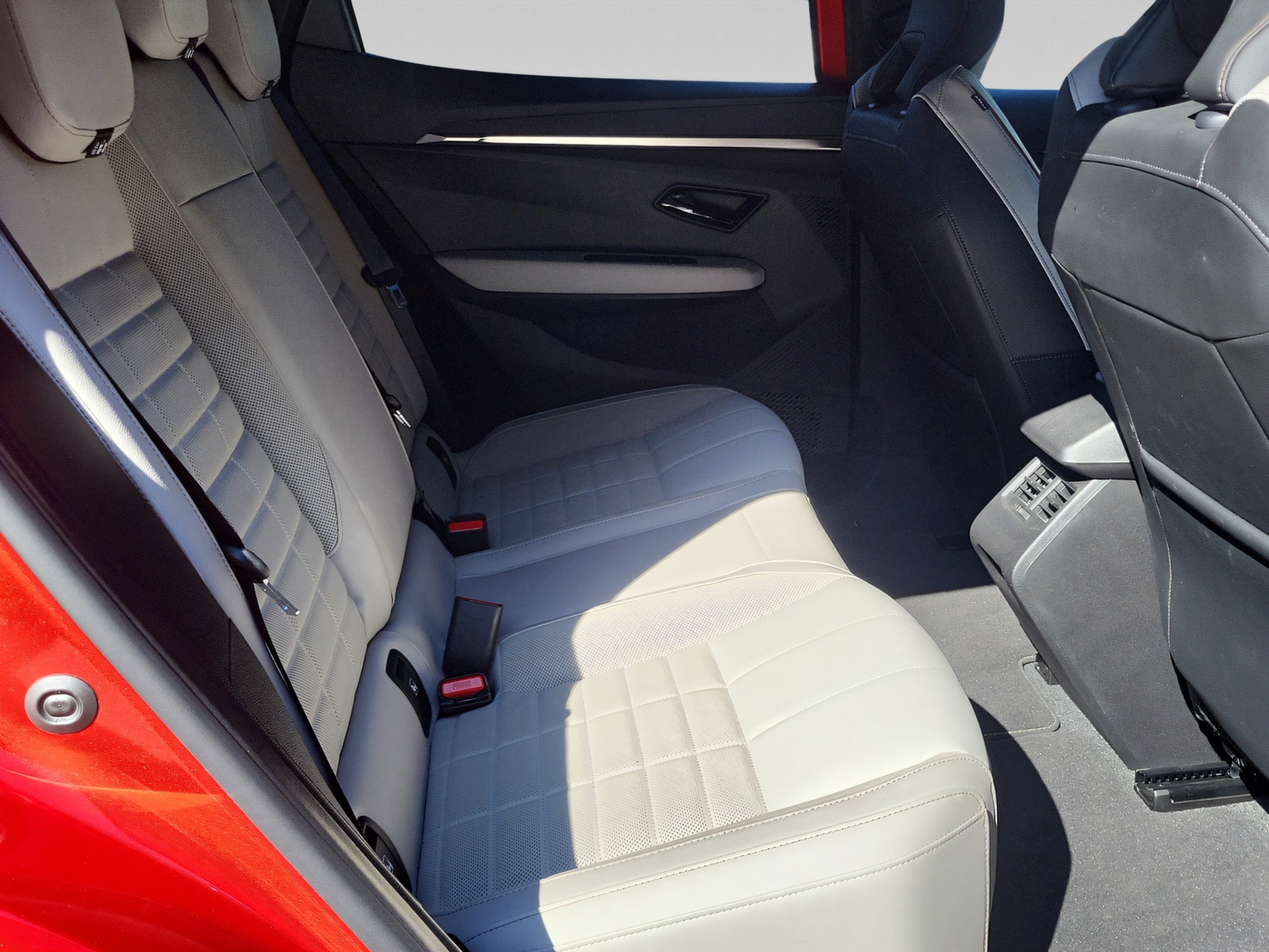 listing desktop thumbnail image 7