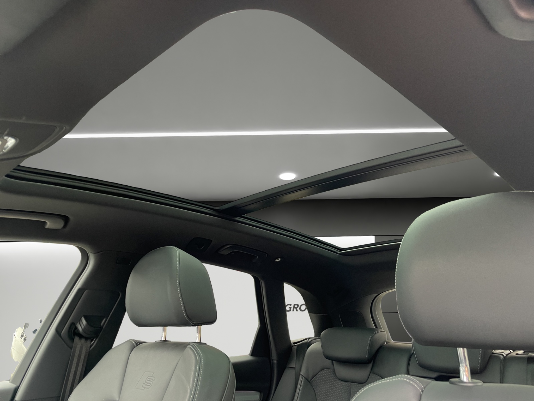 listing desktop thumbnail image 8