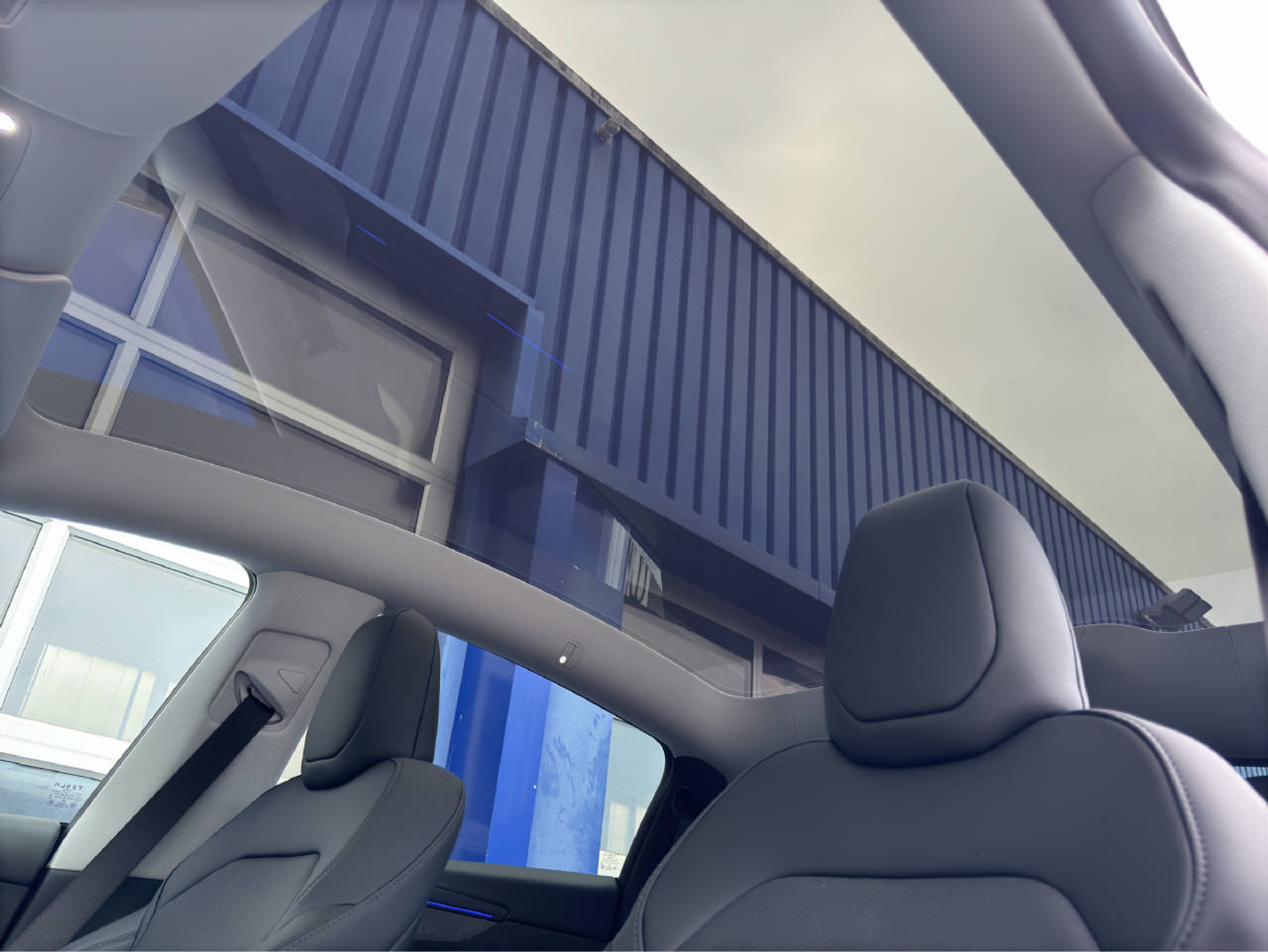 listing desktop thumbnail image 11