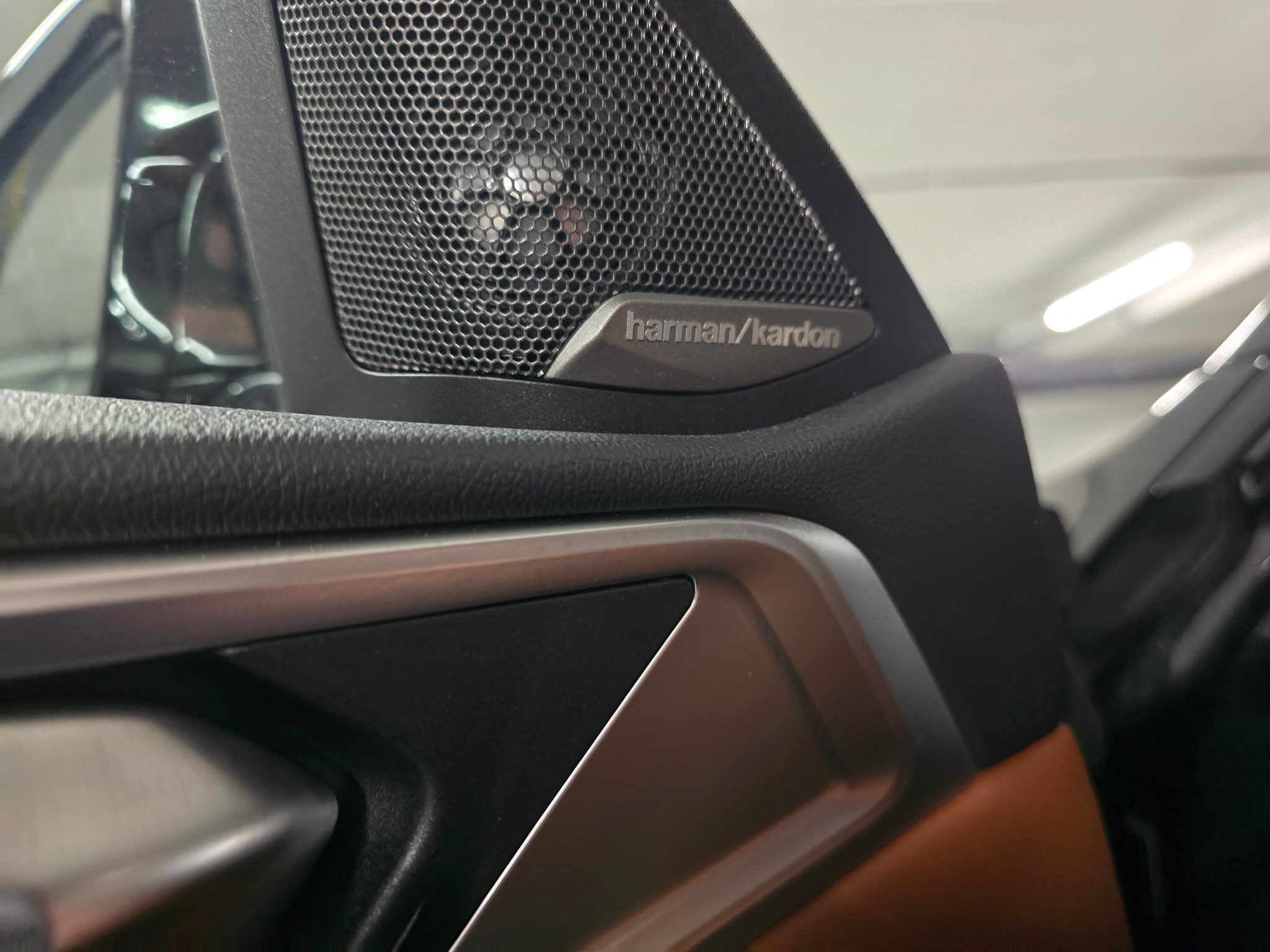 listing desktop thumbnail image 19