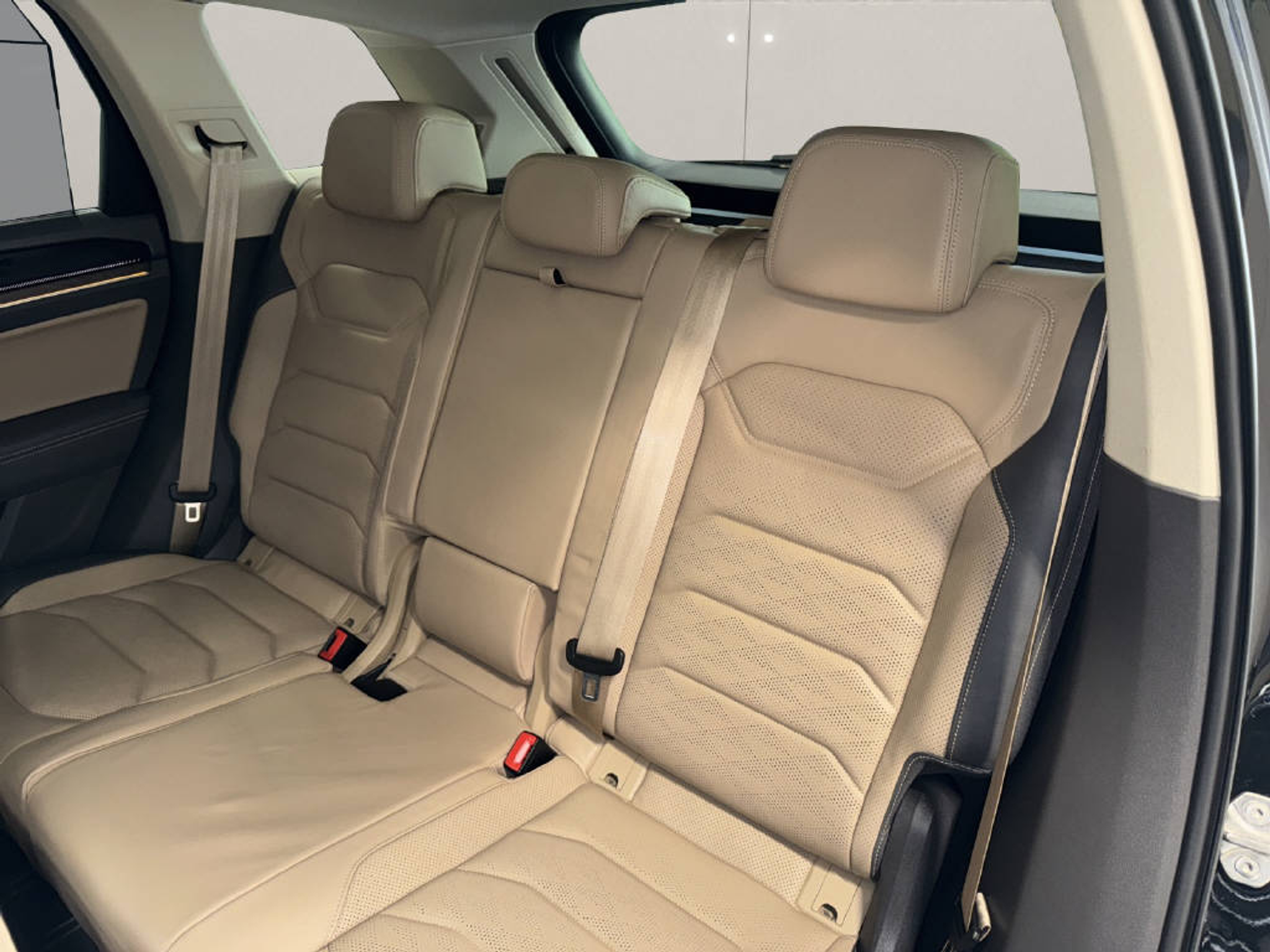 listing desktop thumbnail image 9