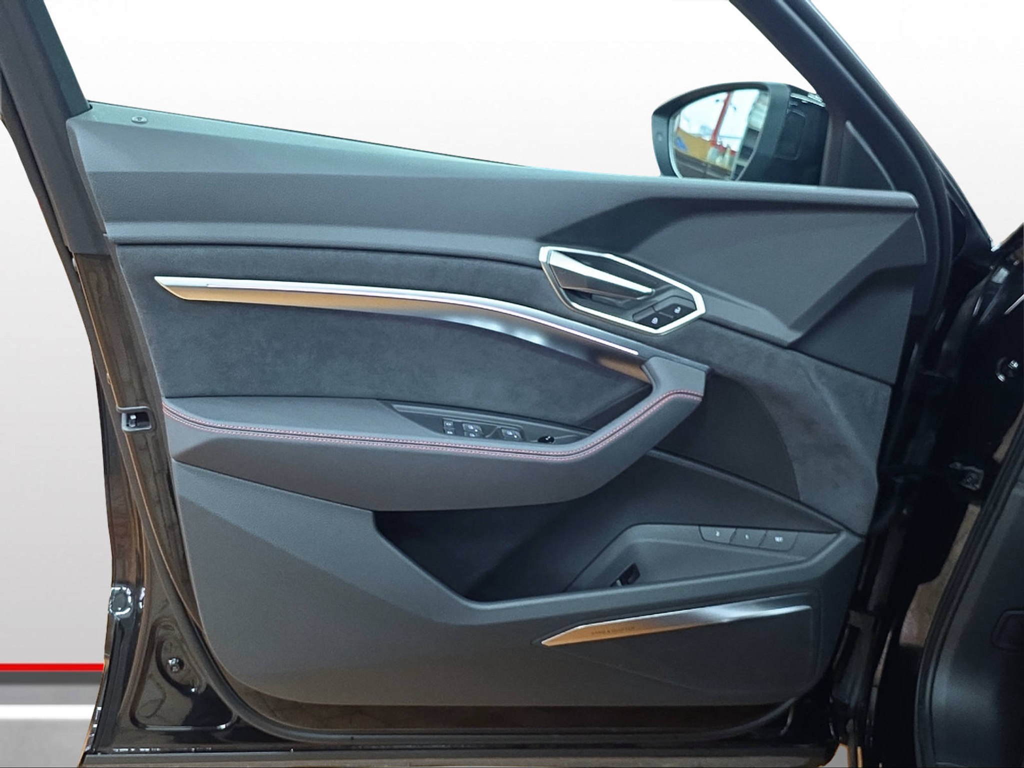 listing desktop thumbnail image 9