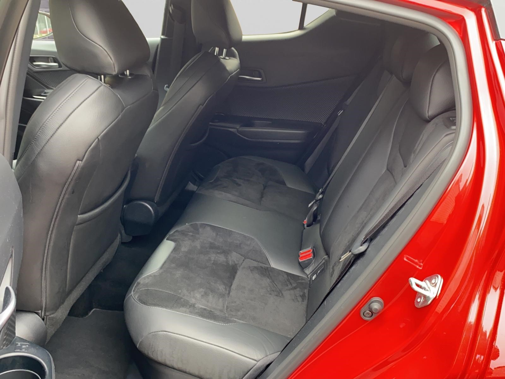 listing desktop thumbnail image 10