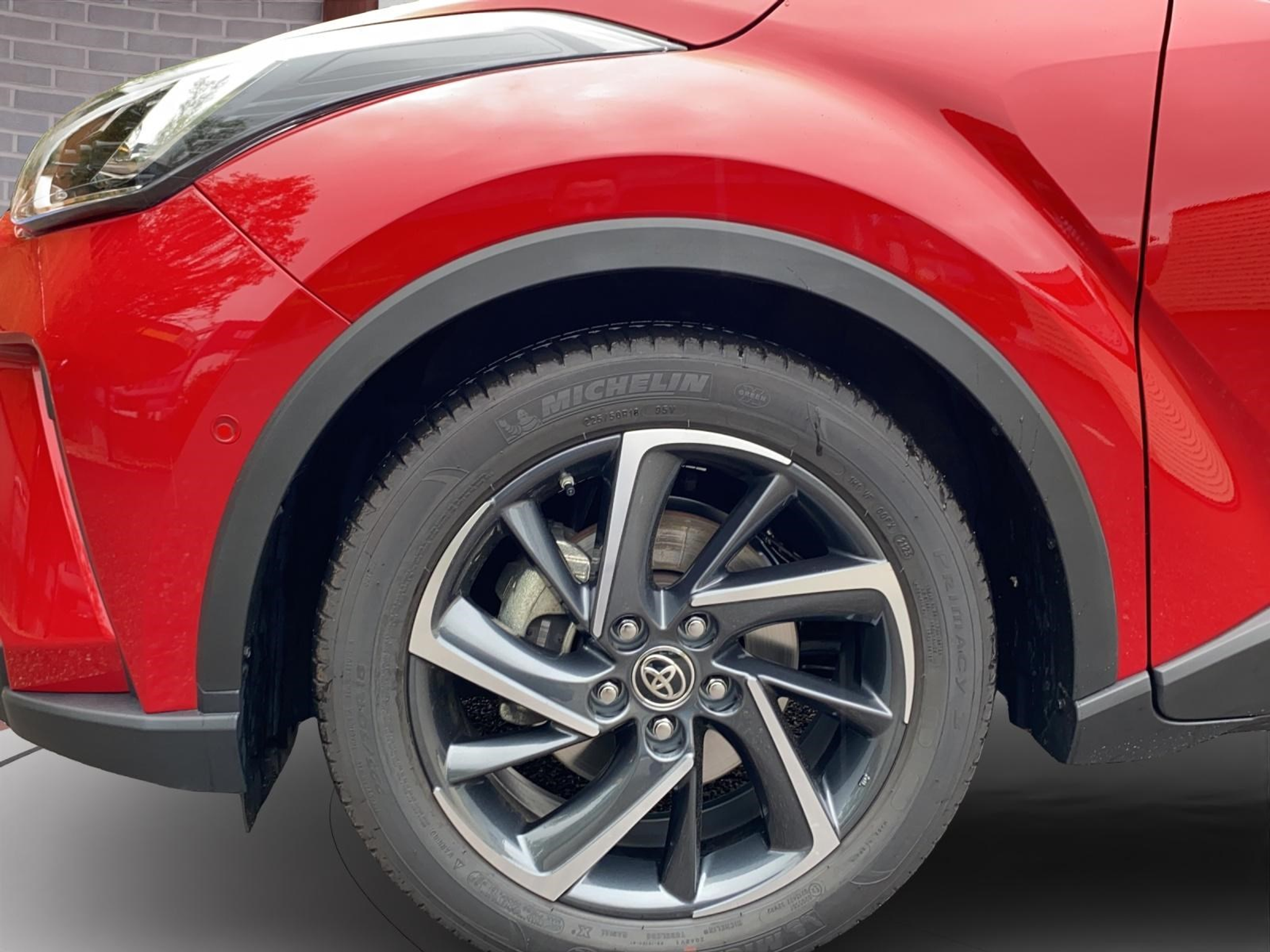 listing desktop thumbnail image 9