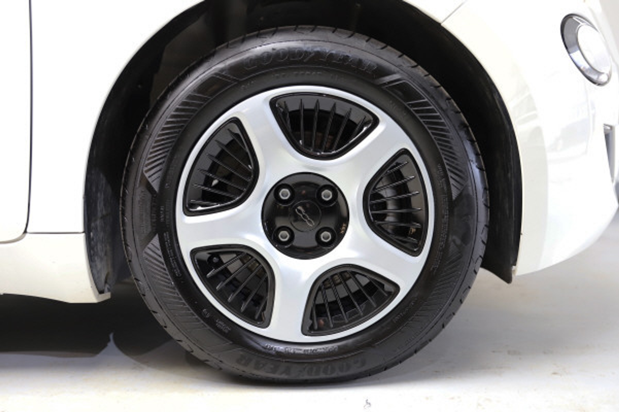 listing desktop thumbnail image 12