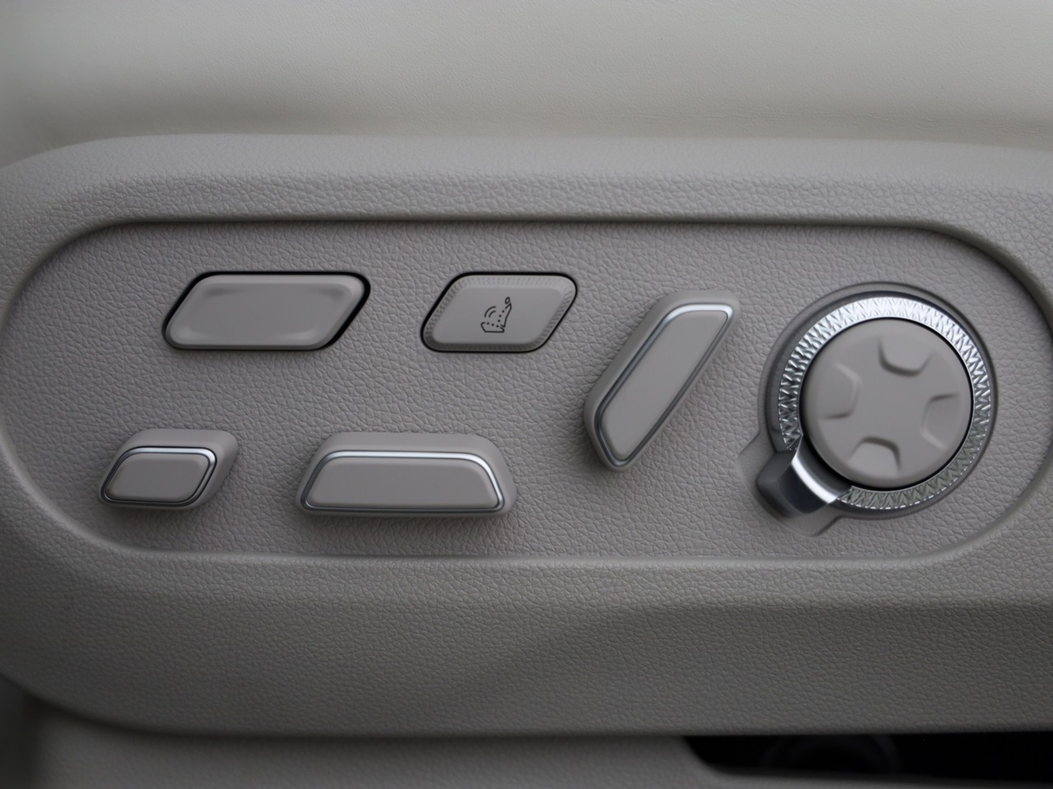 listing desktop thumbnail image 4