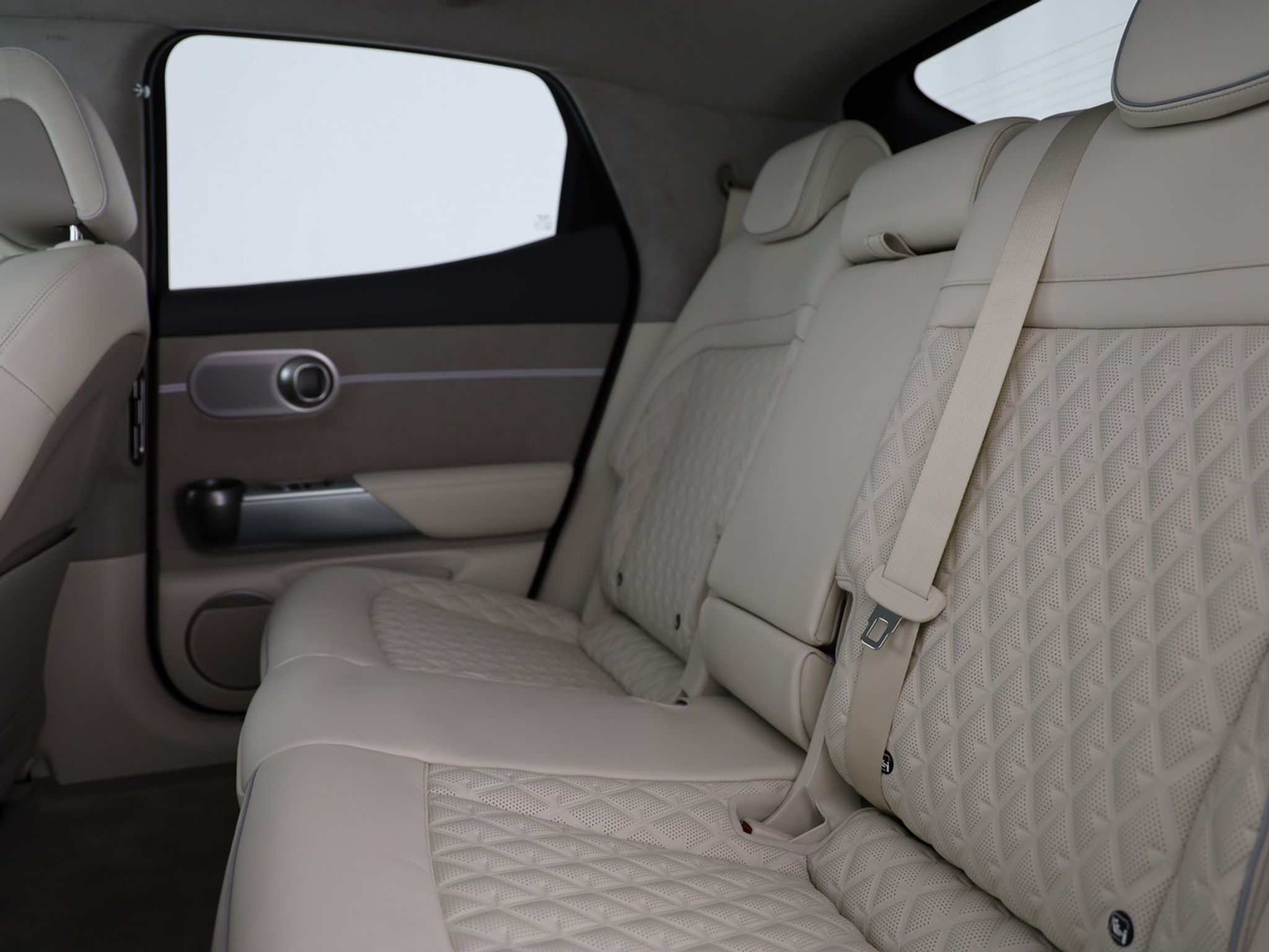 listing desktop thumbnail image 5