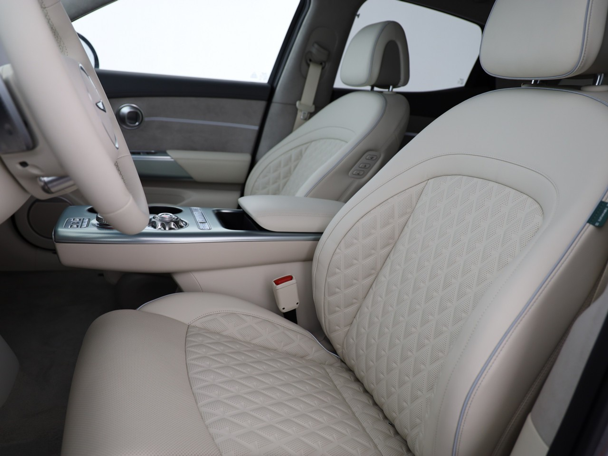 listing desktop thumbnail image 3