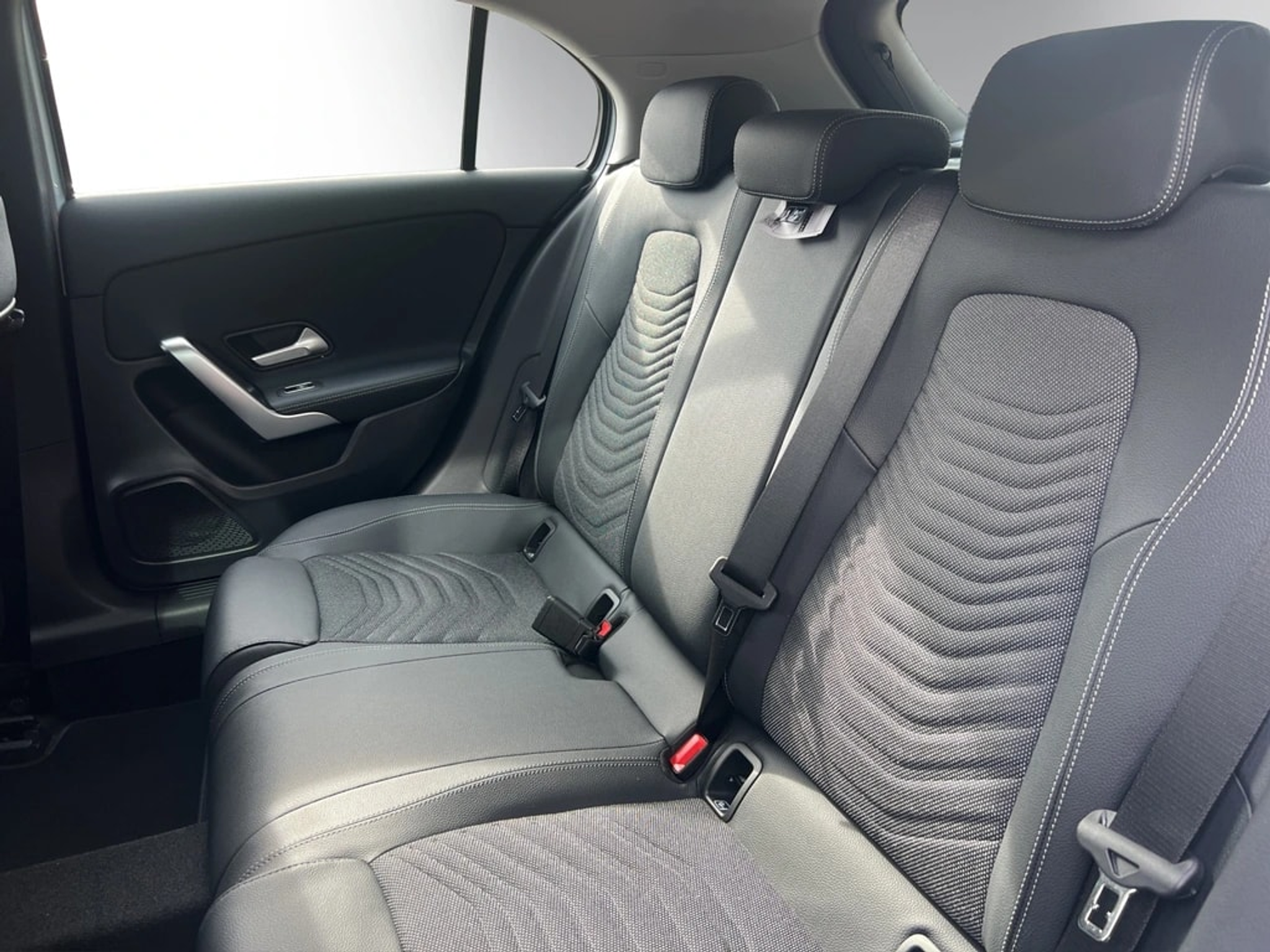 listing desktop thumbnail image 9