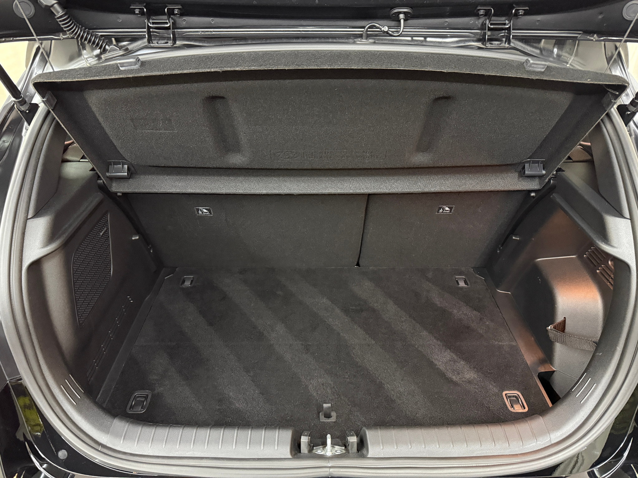 listing desktop thumbnail image 16