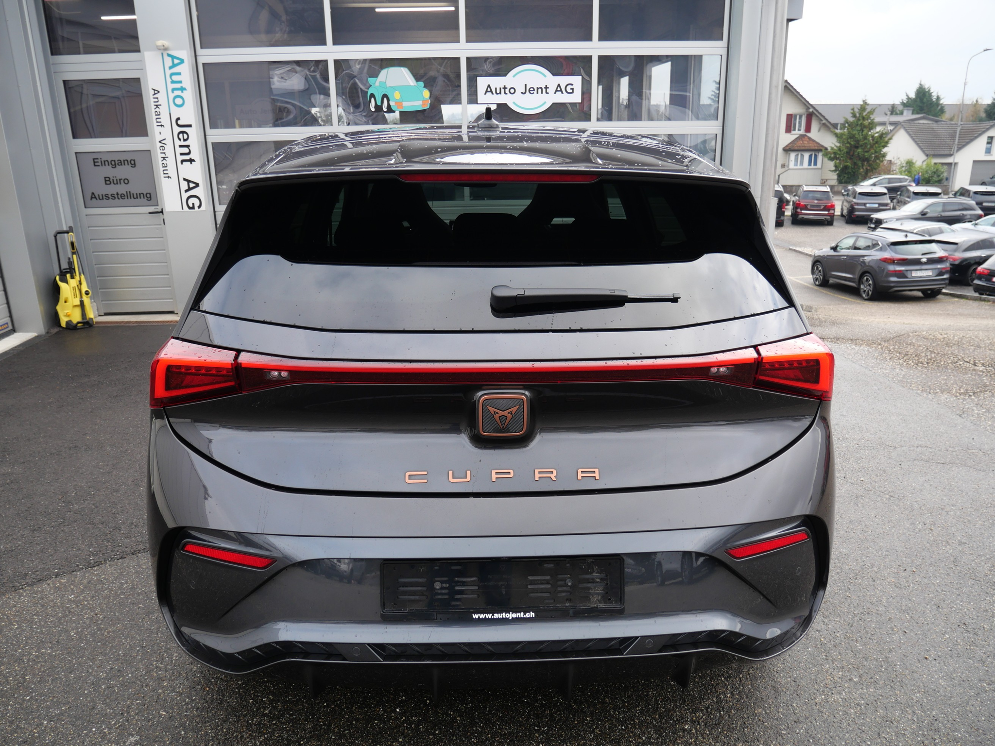 listing desktop thumbnail image 5