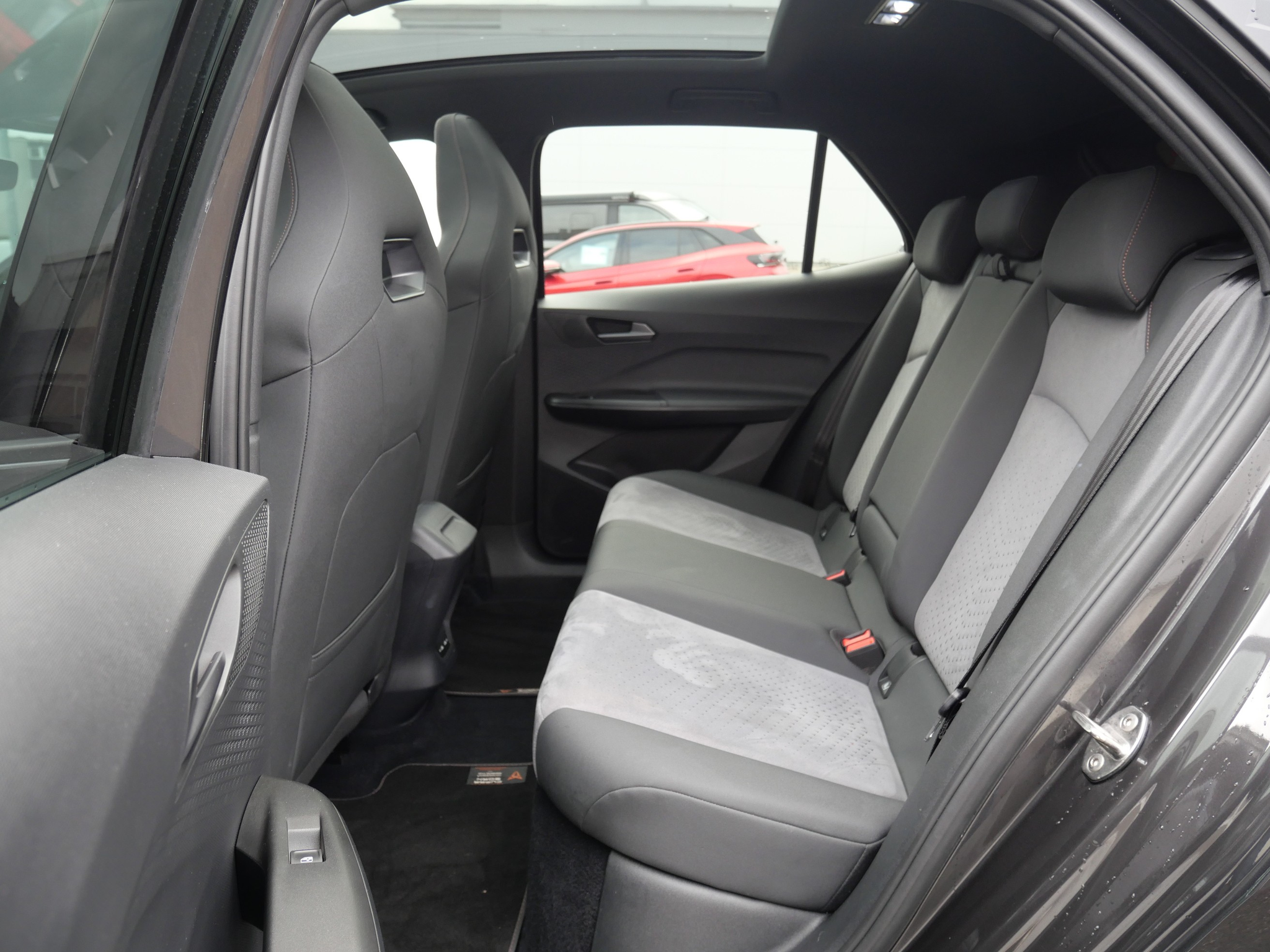 listing desktop thumbnail image 7