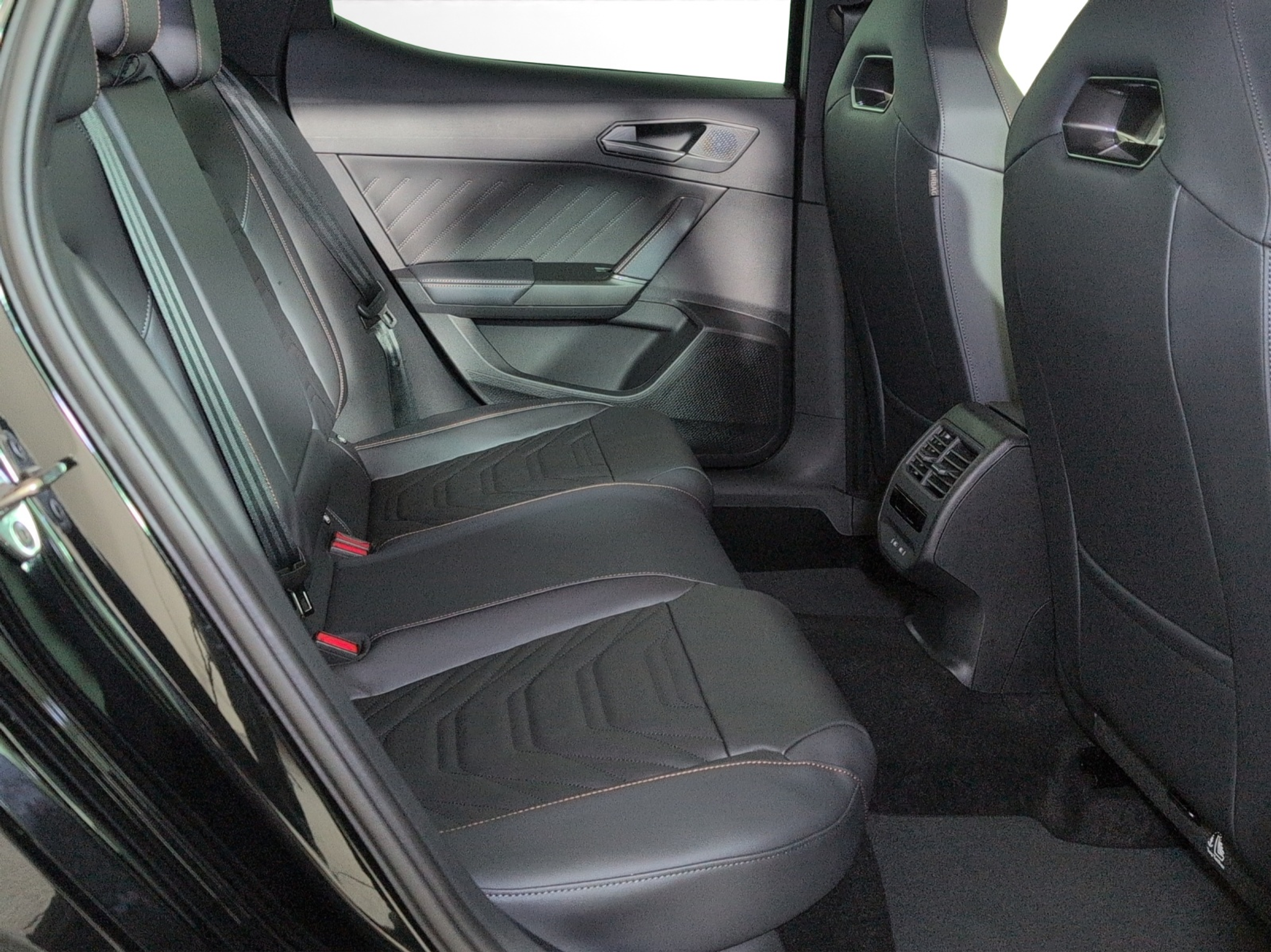 listing desktop thumbnail image 8