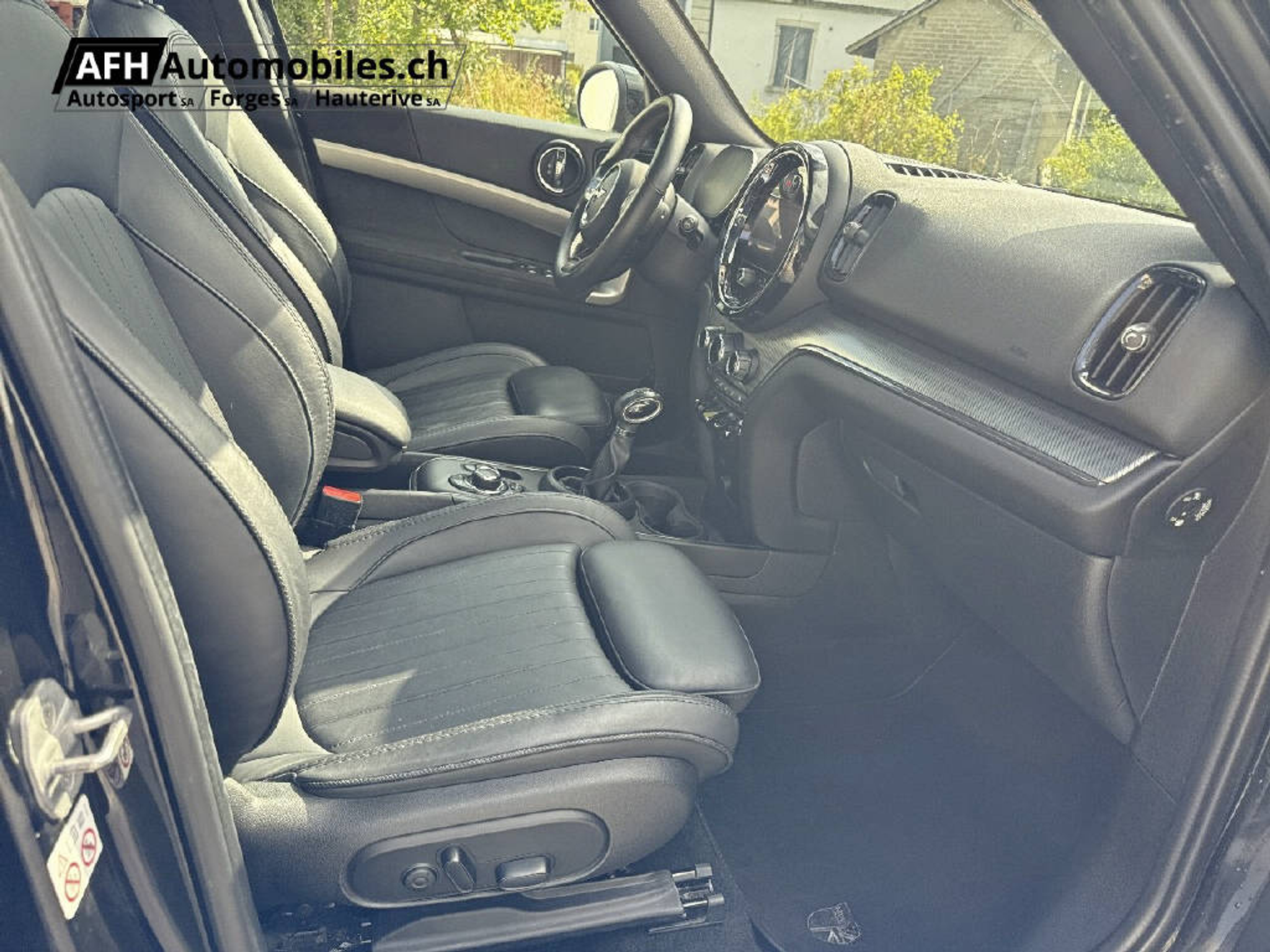 listing desktop thumbnail image 9