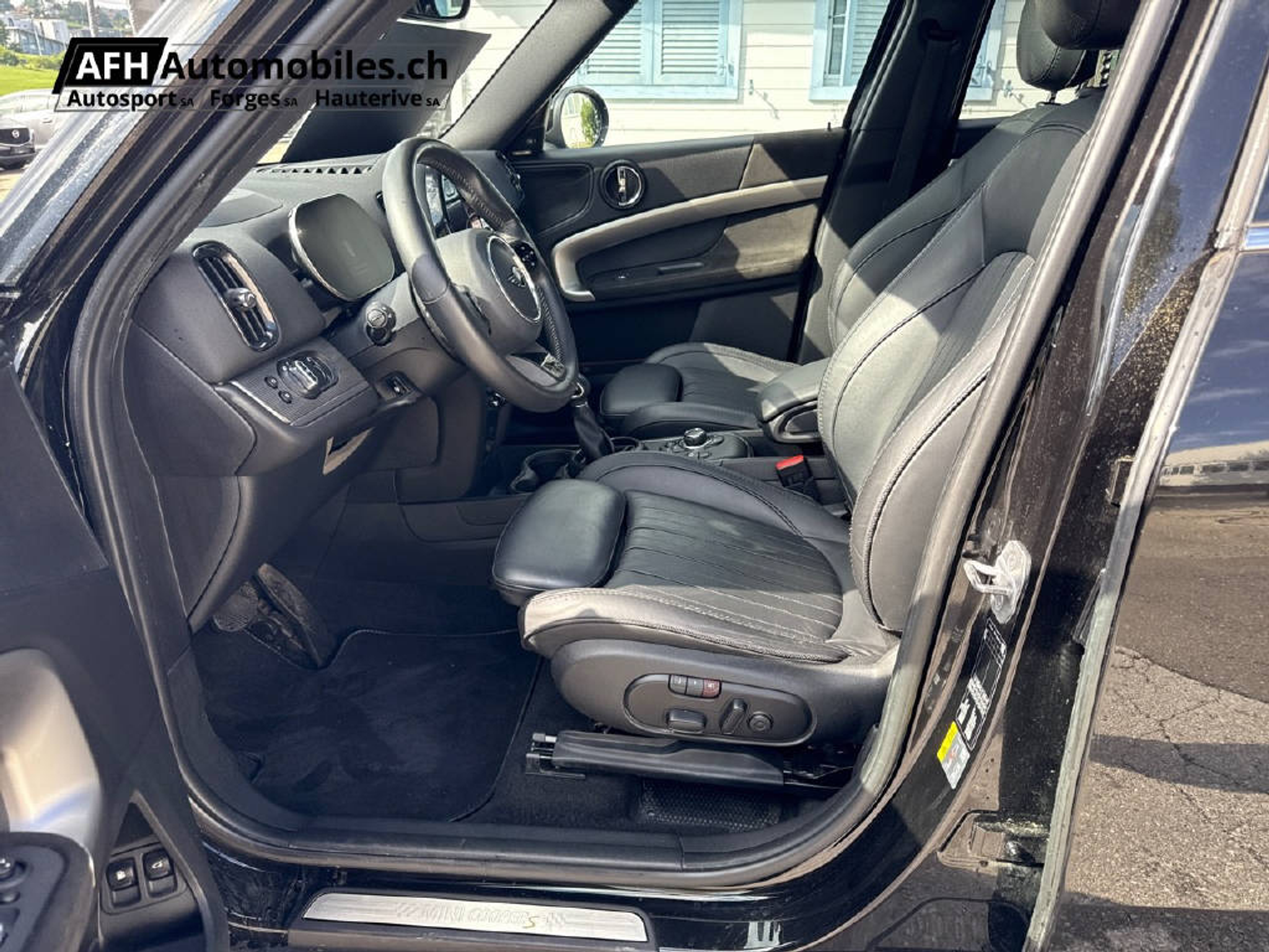 listing desktop thumbnail image 13