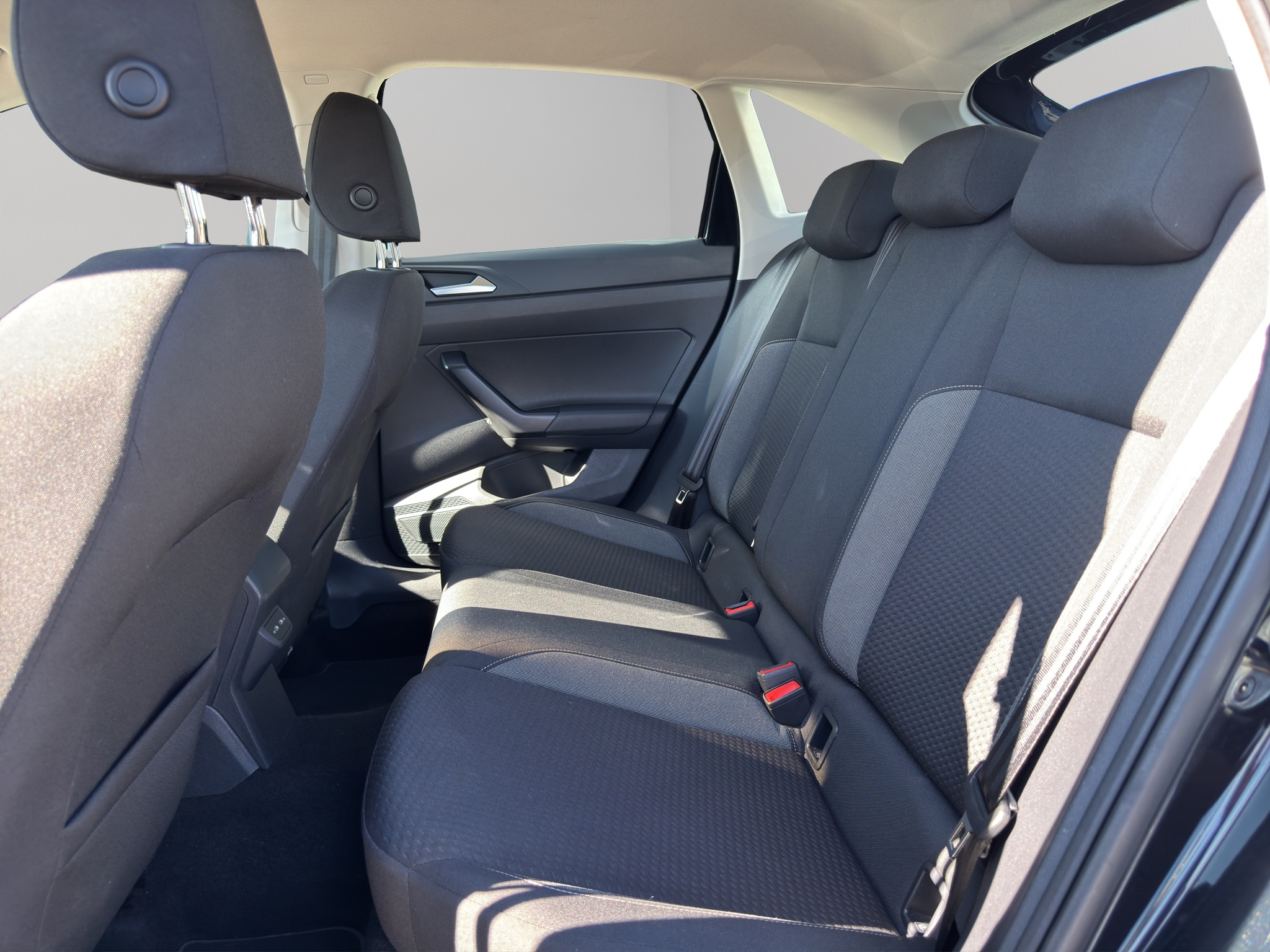 listing desktop thumbnail image 10