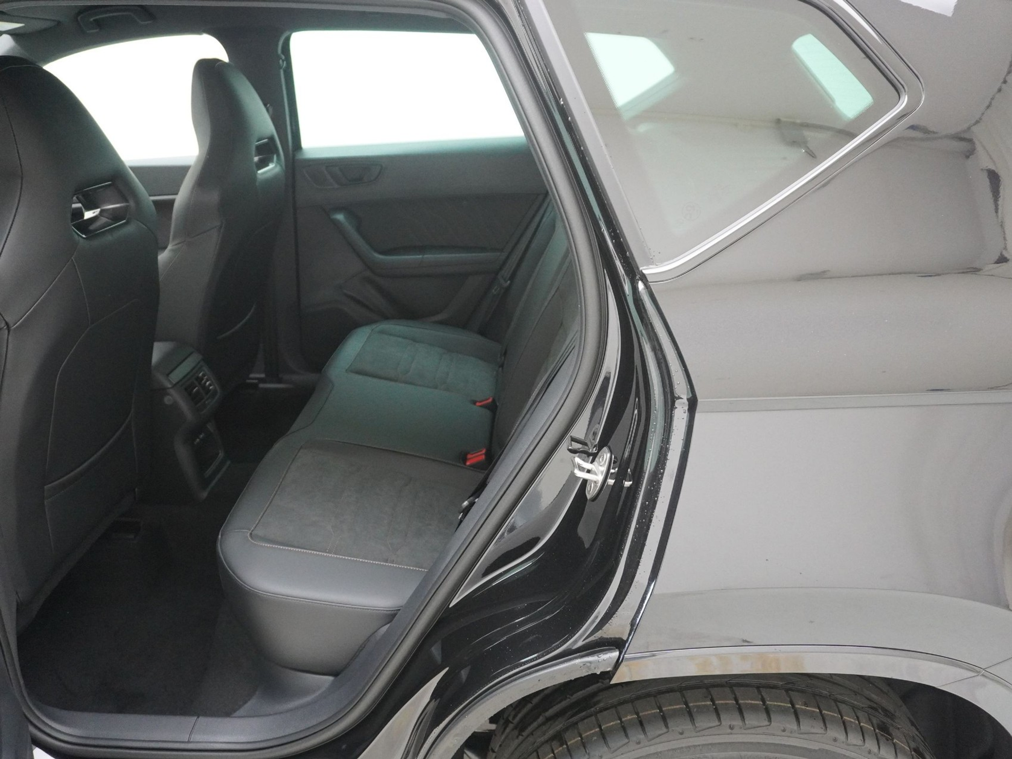 listing desktop thumbnail image 15