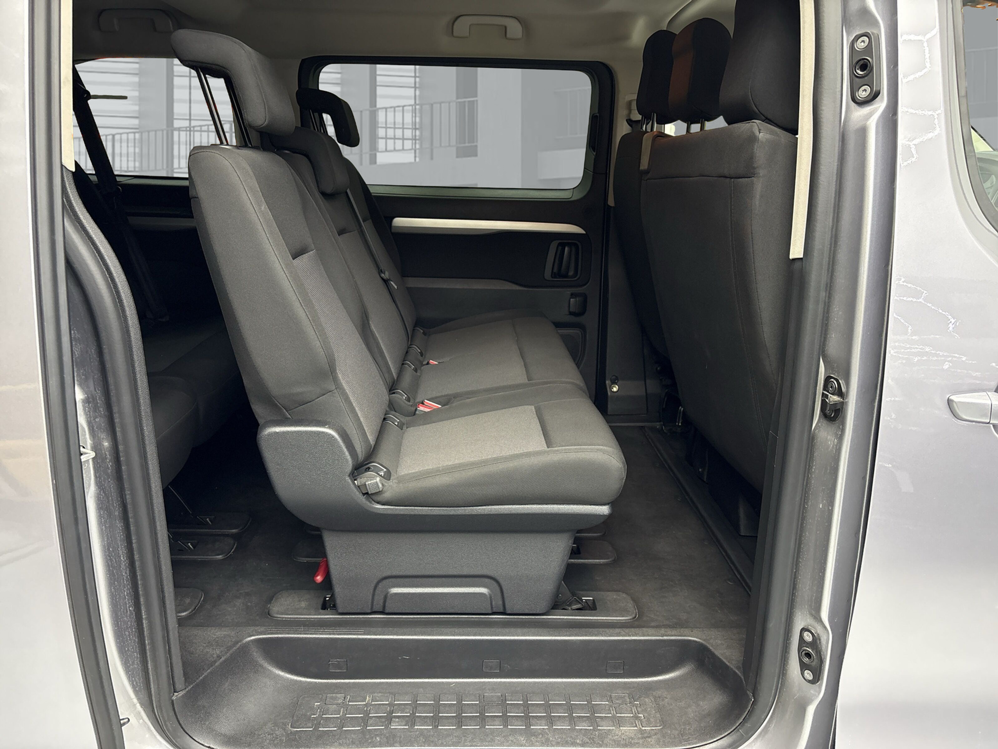 listing desktop thumbnail image 12