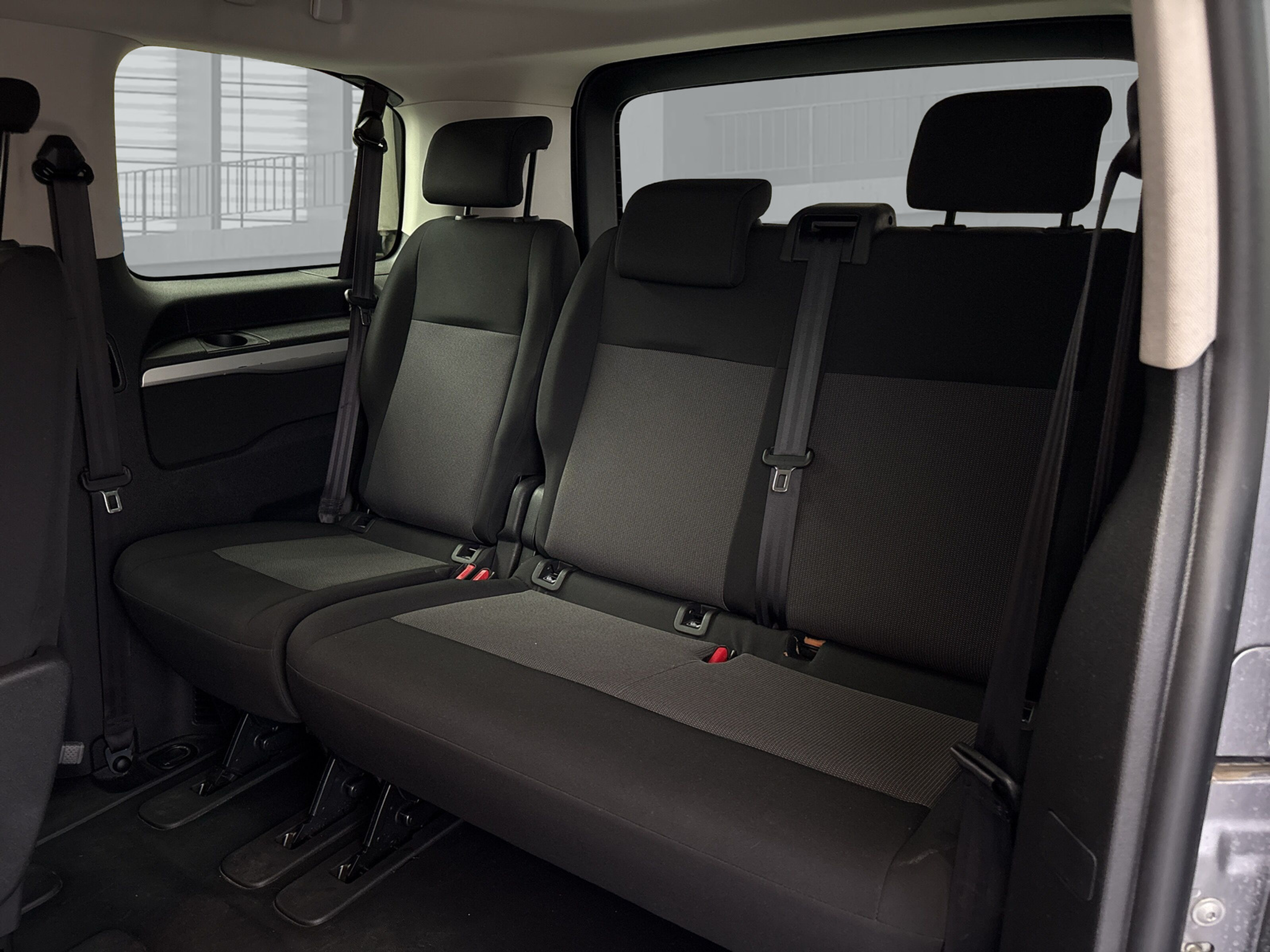 listing desktop thumbnail image 13