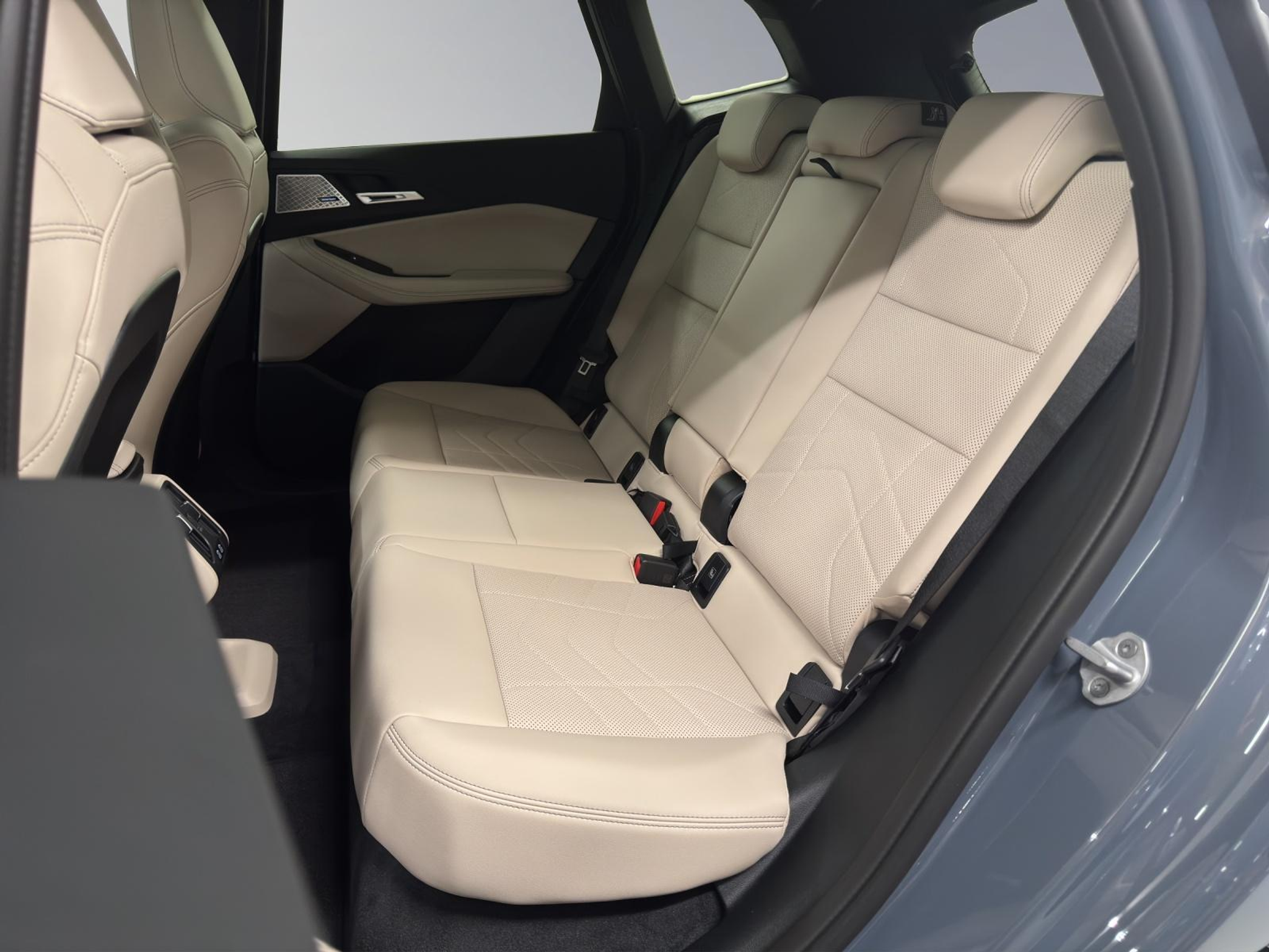 listing desktop thumbnail image 11