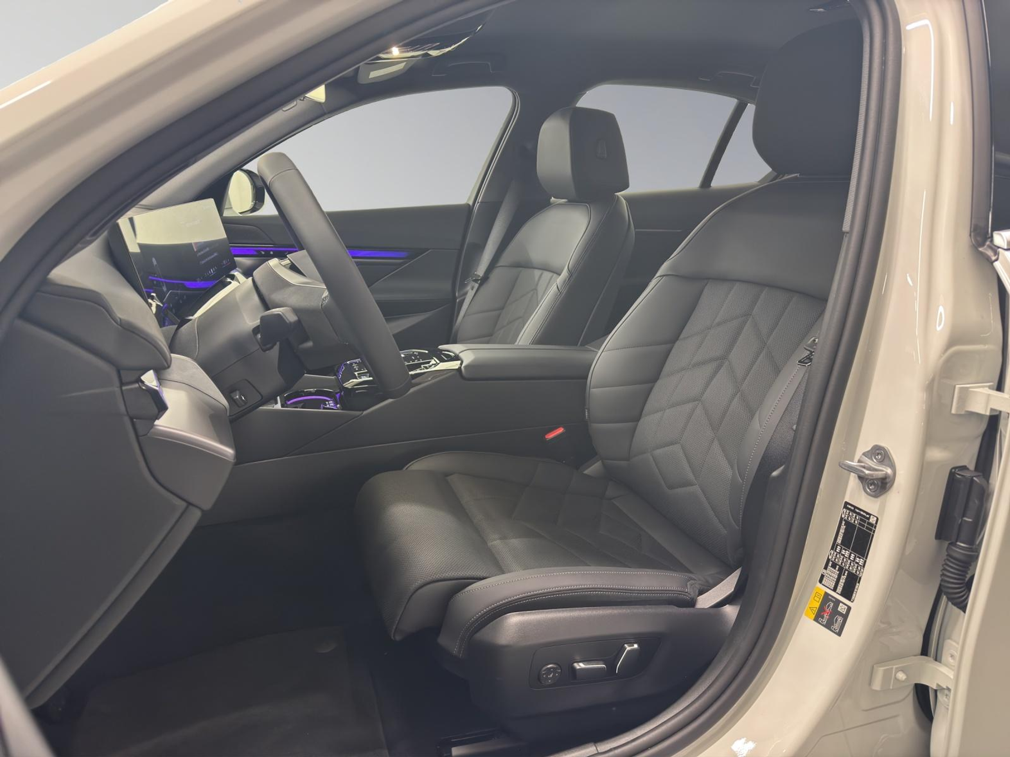 listing desktop thumbnail image 10