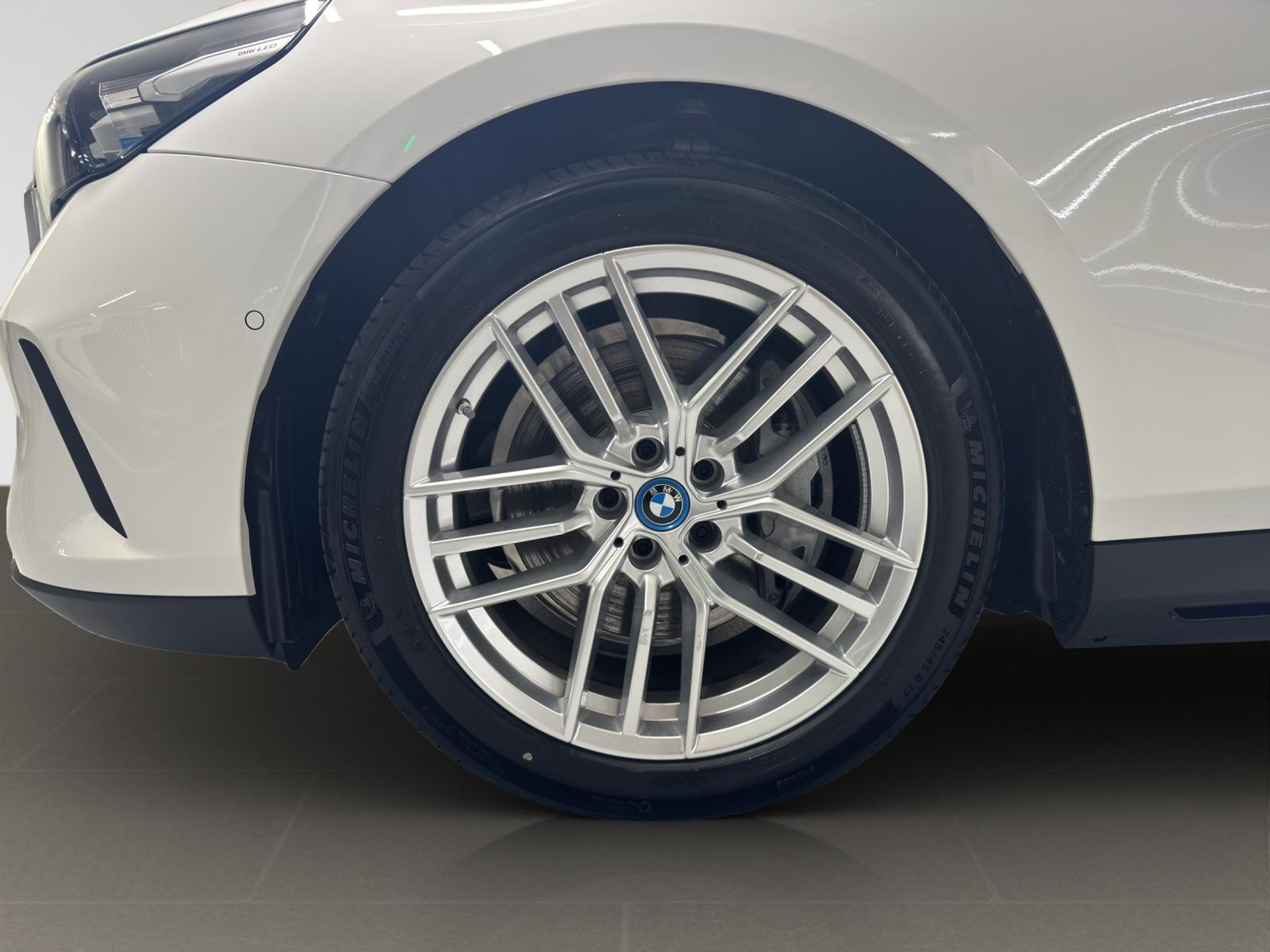 listing desktop thumbnail image 8