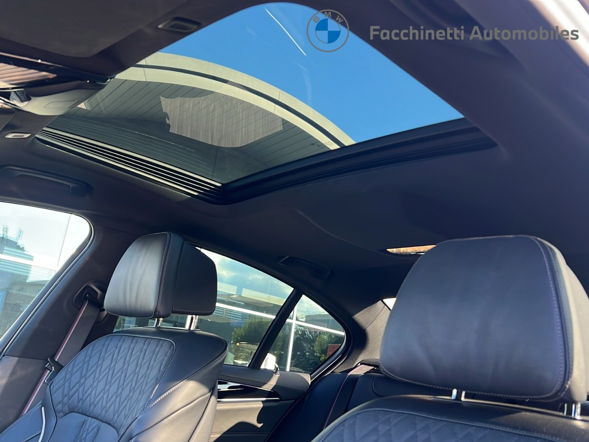 listing desktop thumbnail image 18