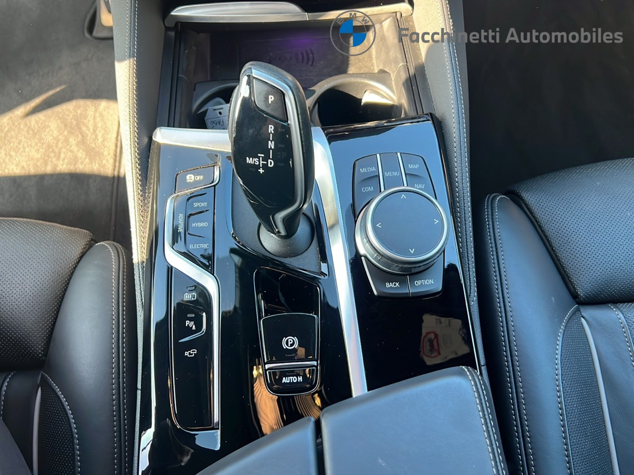 listing desktop thumbnail image 15