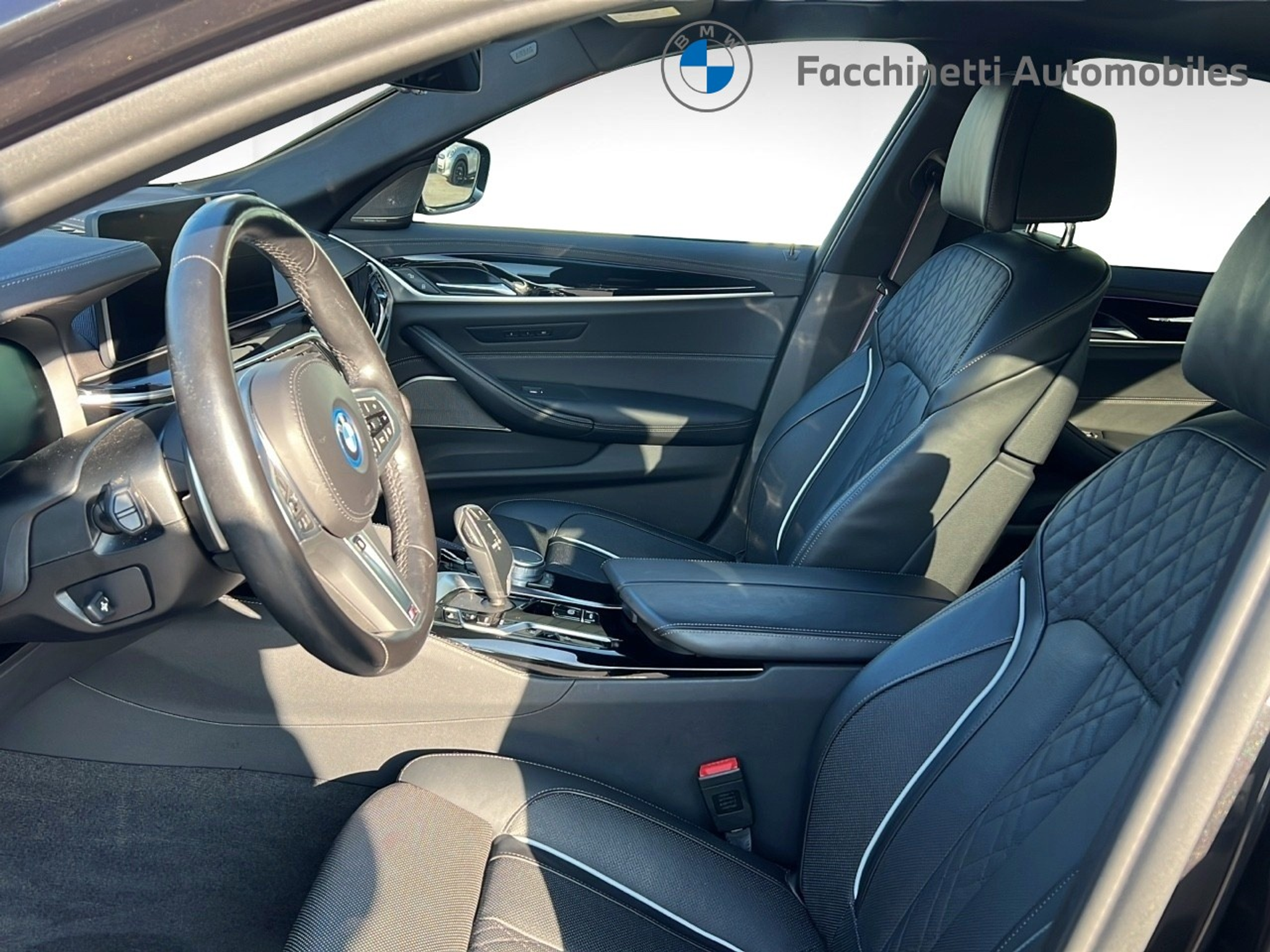 listing desktop thumbnail image 9