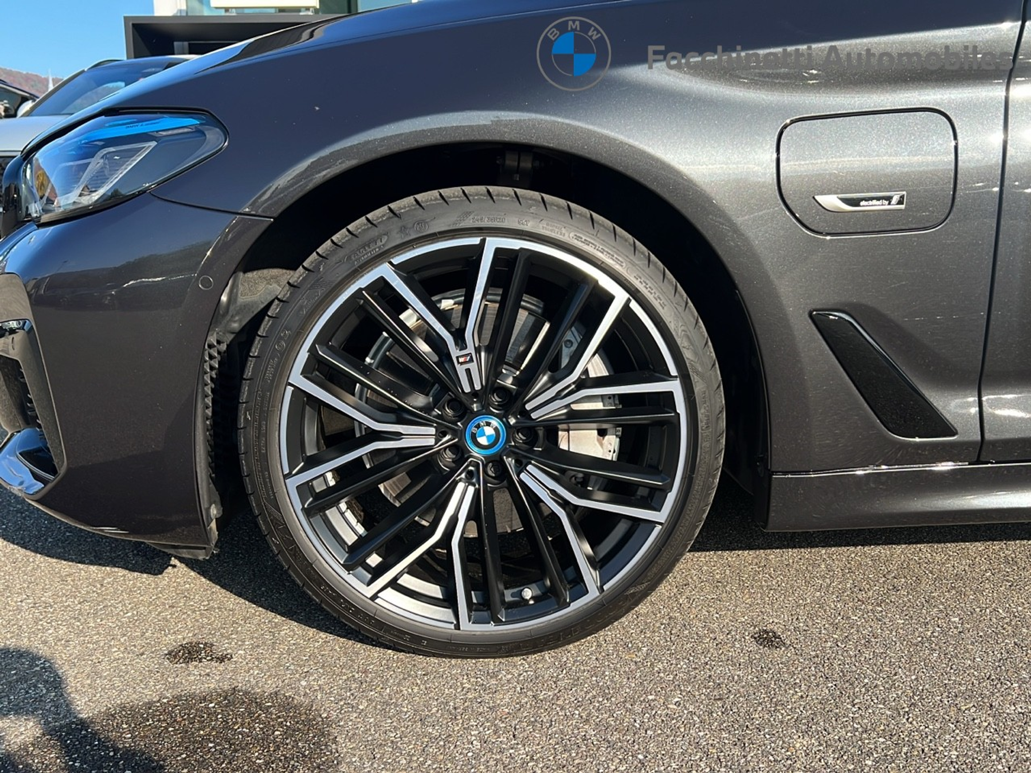 listing desktop thumbnail image 8