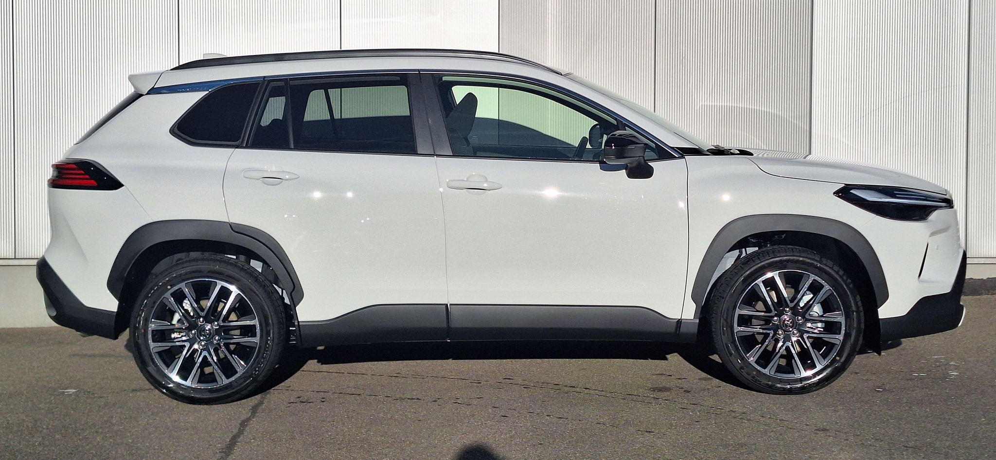 listing desktop thumbnail image 1