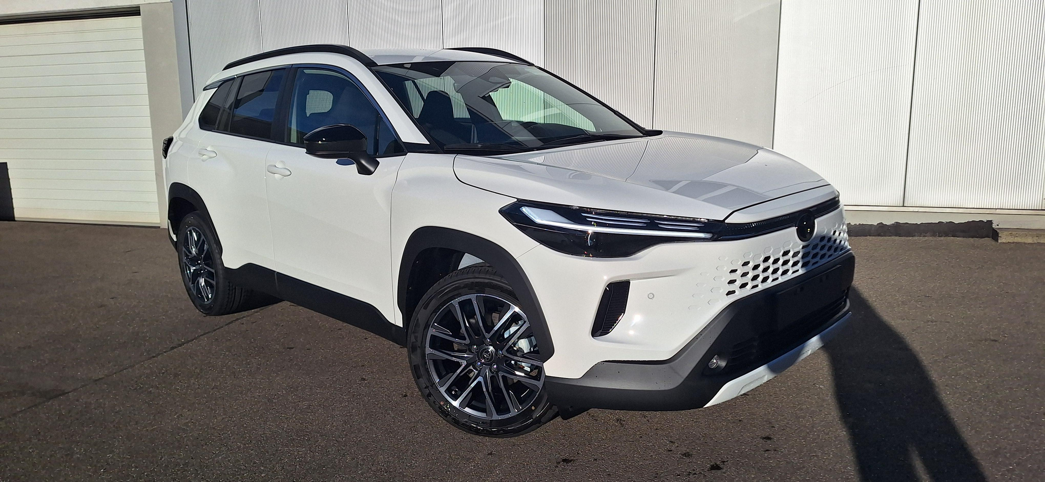 listing desktop thumbnail image 4