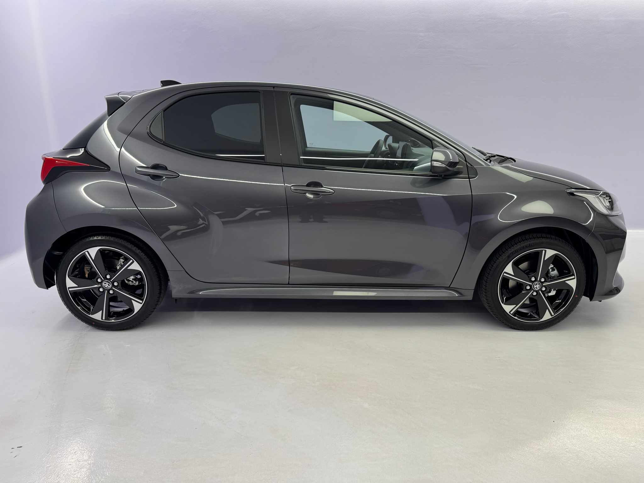 listing desktop thumbnail image 2