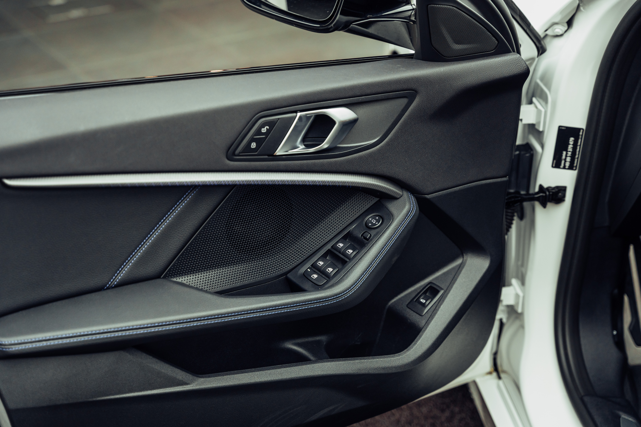 listing desktop thumbnail image 15