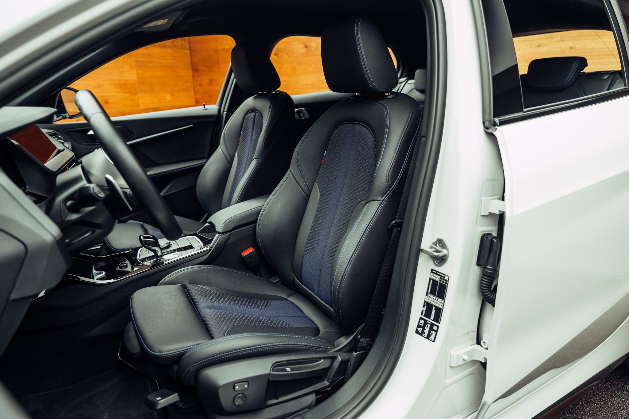 listing desktop thumbnail image 6