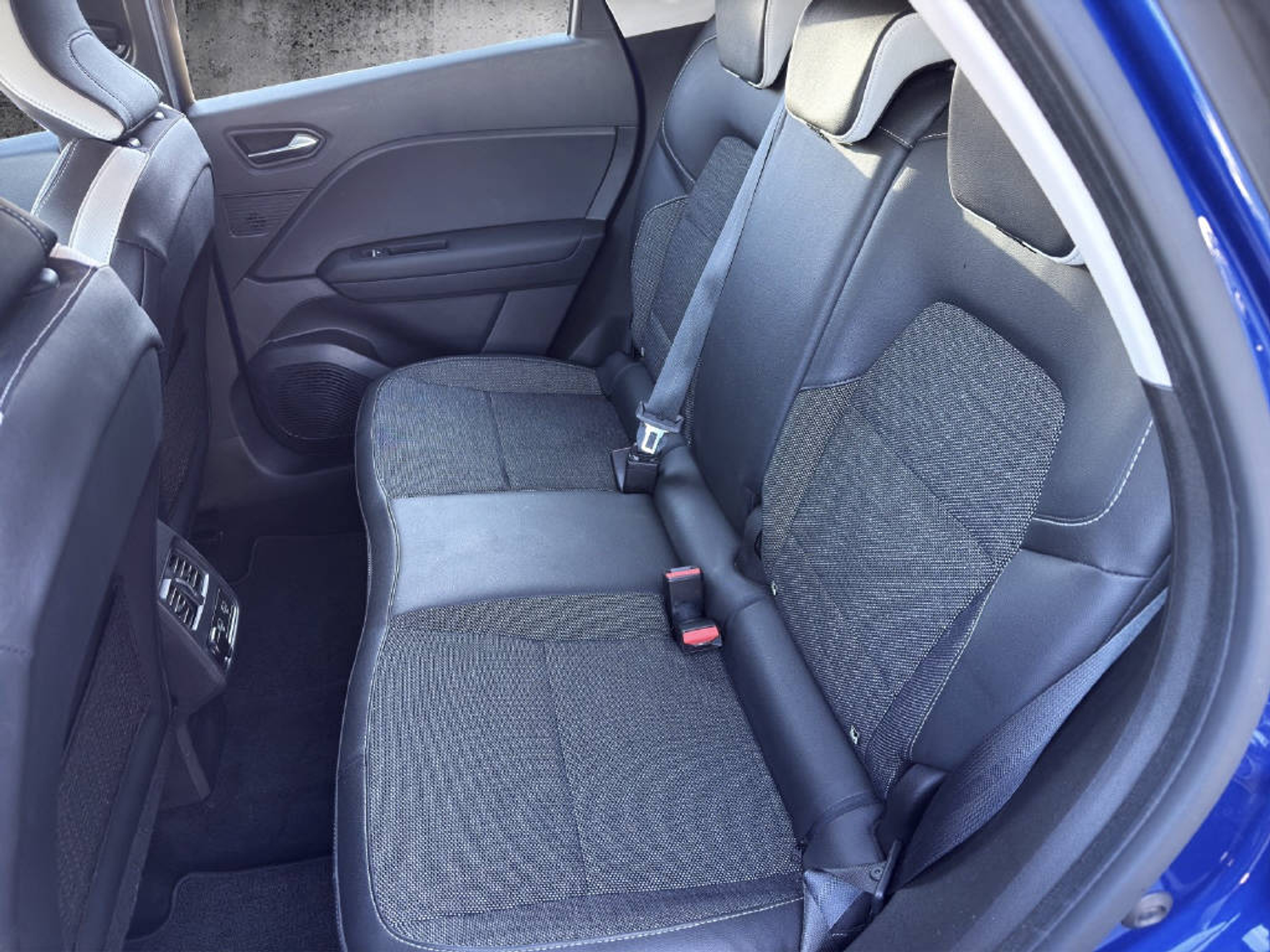 listing desktop thumbnail image 9