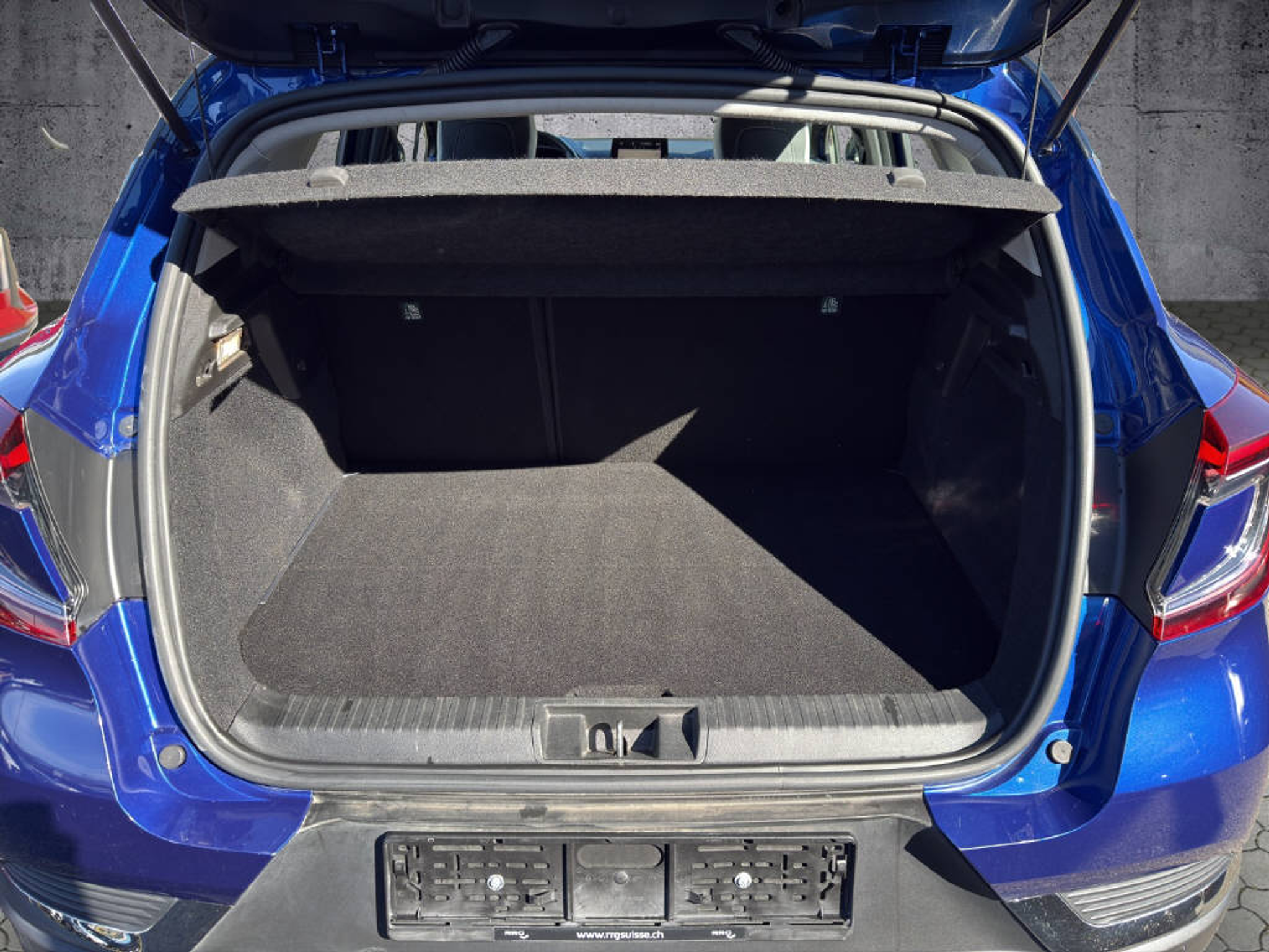 listing desktop thumbnail image 13