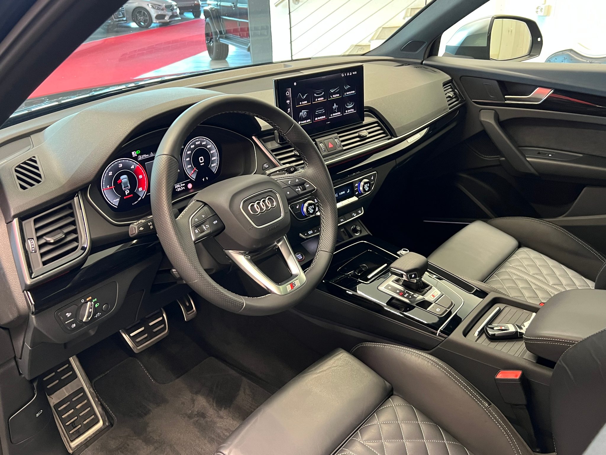 listing desktop thumbnail image 11