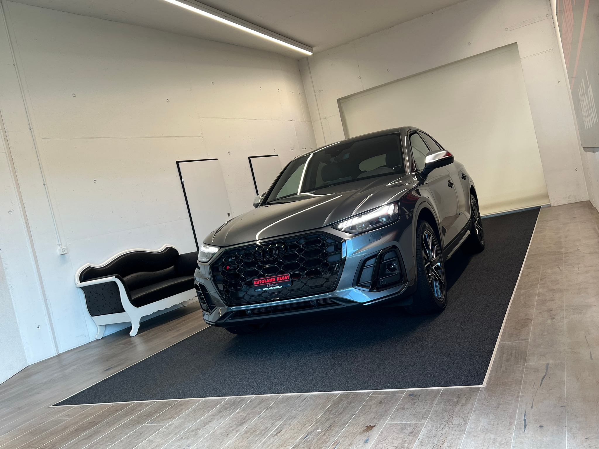 listing desktop thumbnail image 2