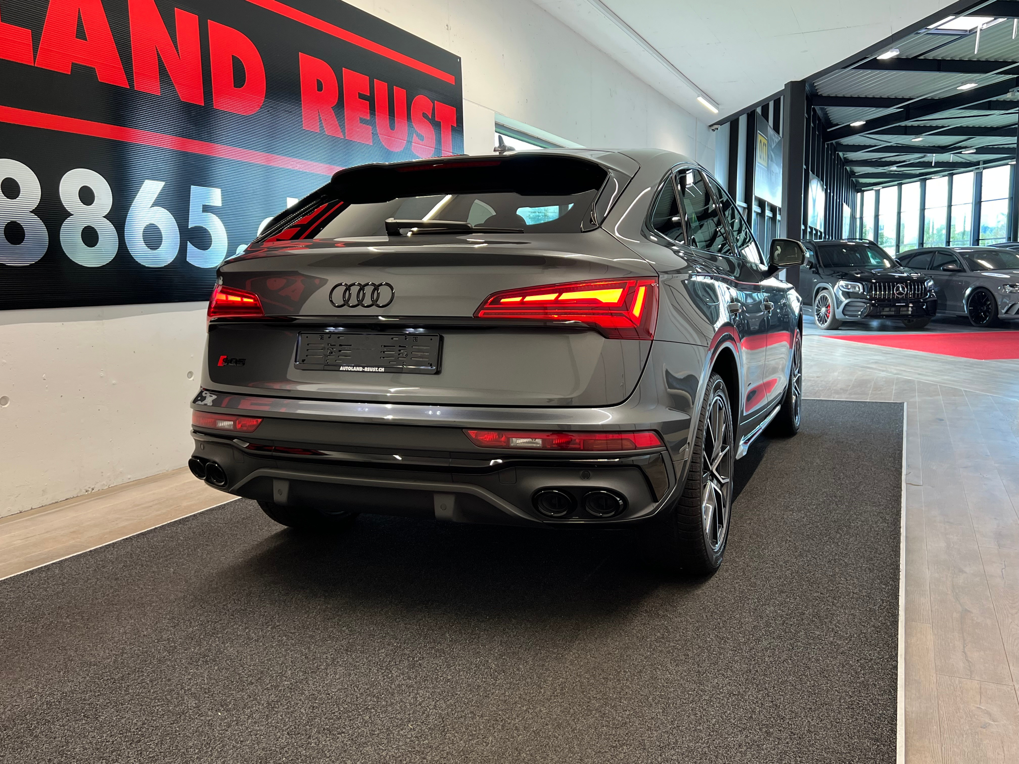 listing desktop thumbnail image 6