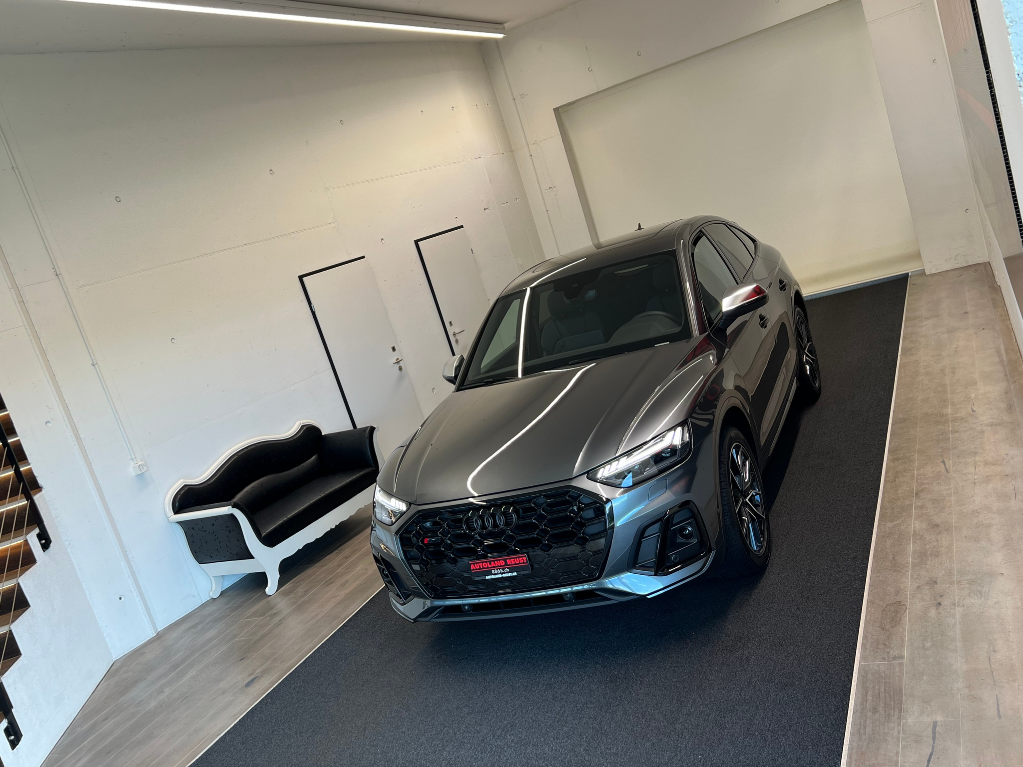 listing desktop thumbnail image 3