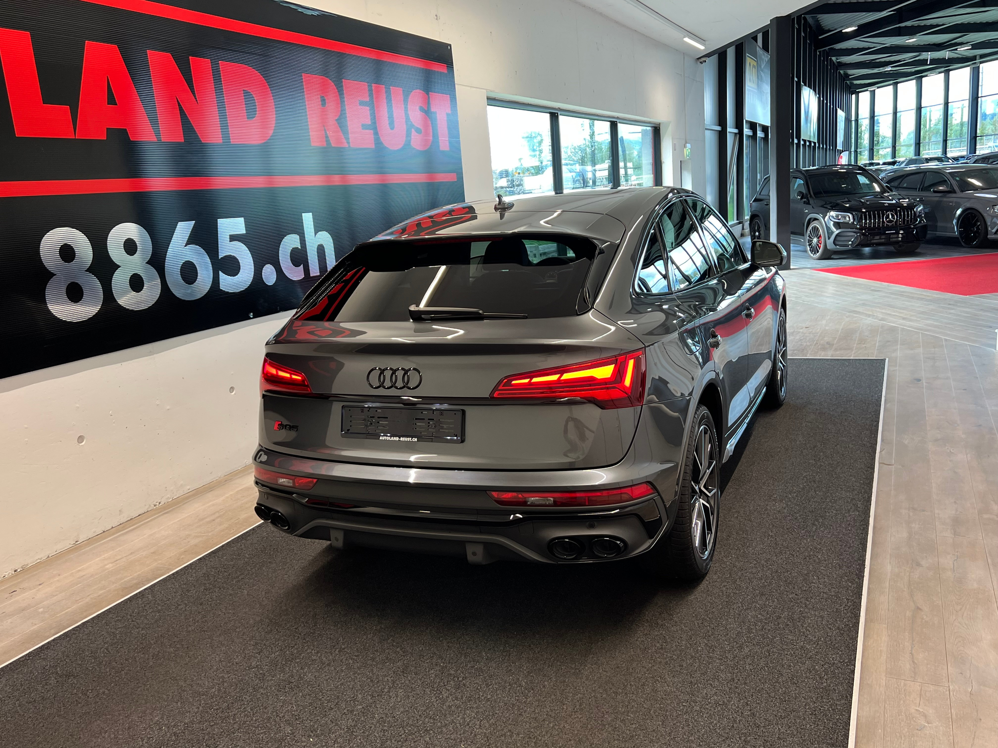 listing desktop thumbnail image 7